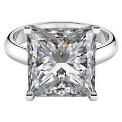 Anello con diamante taglio principessa certificato GIA da 10 carati