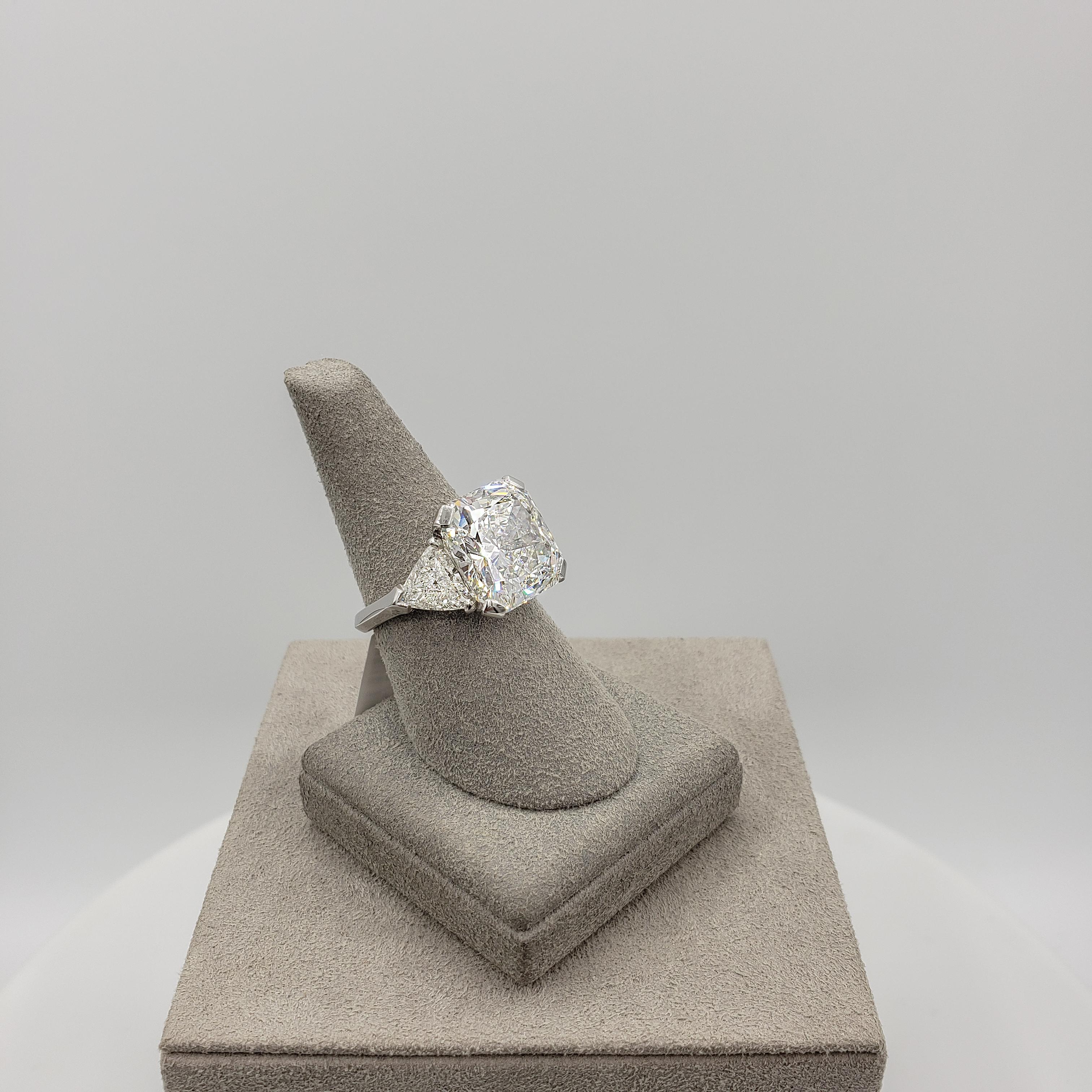 GIA Certified 10.01 Carats Radiant Cut Diamond in Three-Stone Engagement Ring In New Condition For Sale In New York, NY