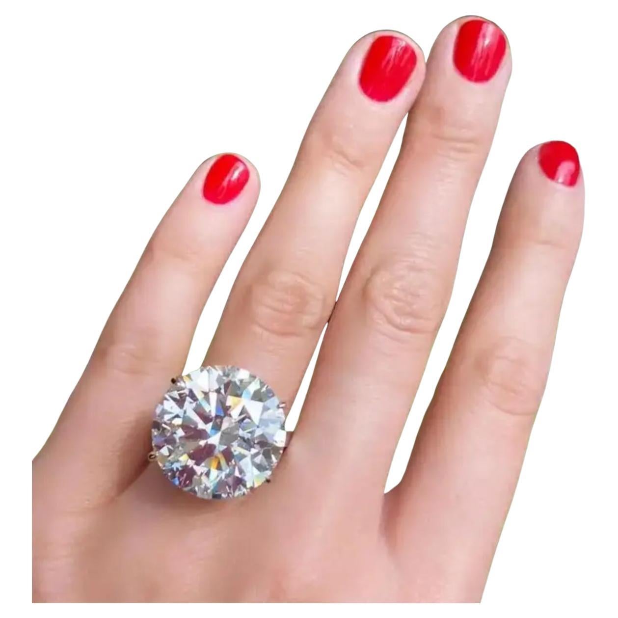 GIA Certified 10 Carat Round Brilliant Cut Diamond Platinum Ring For Sale