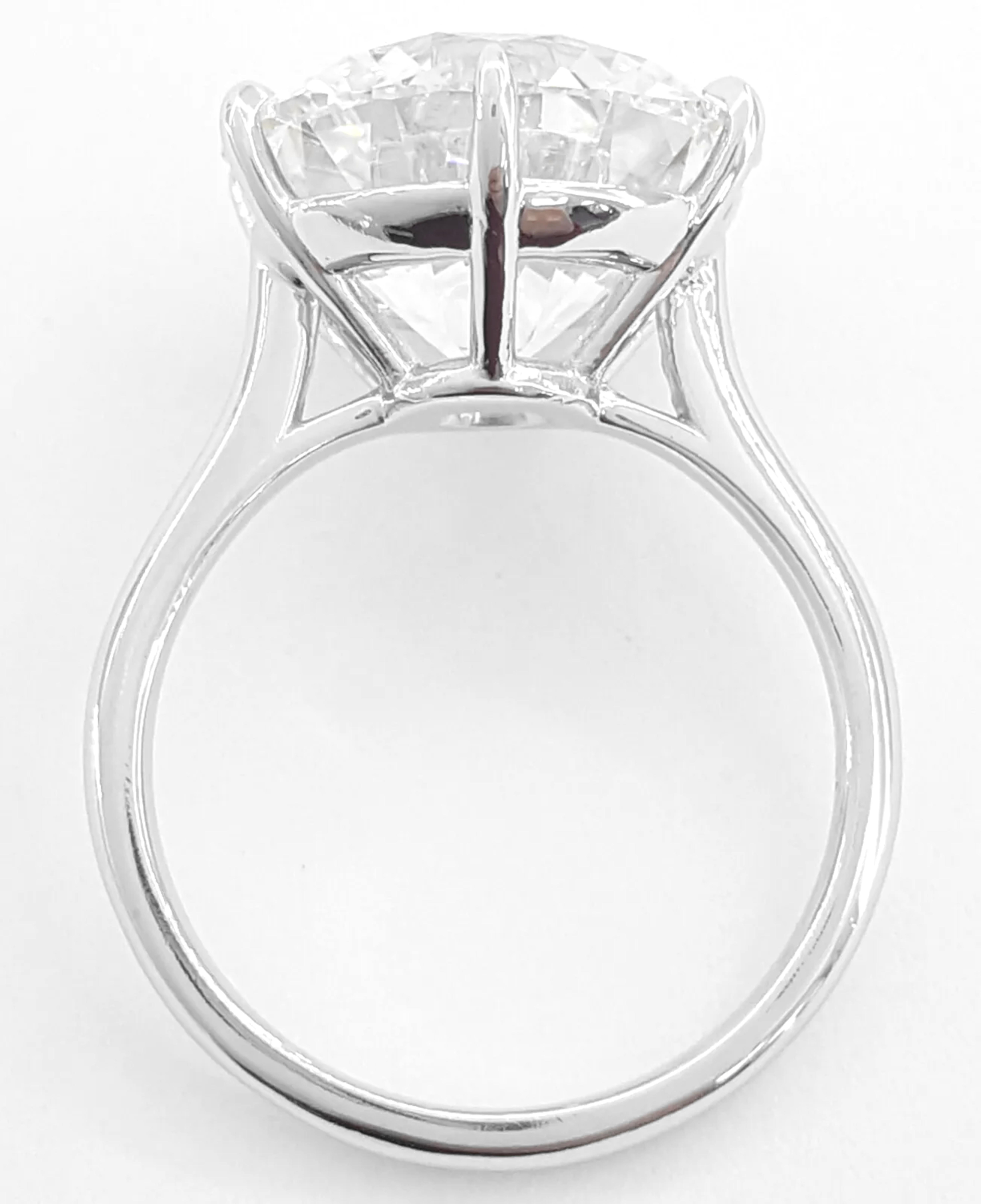 GIA-zertifizierter 10 Karat runder Brillant-Diamant-Platinring im Zustand „Neu“ im Angebot in Chicago, IL