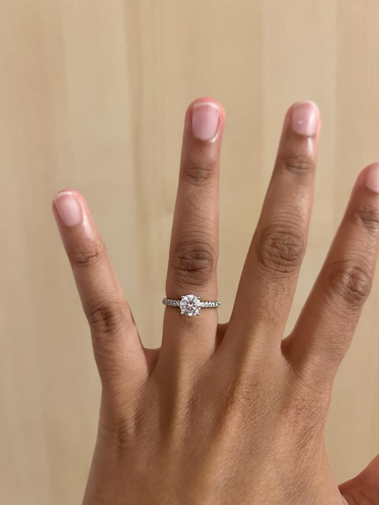 For Sale:  GIA Certified 1.0 Carat Round Brilliant Diamond Ring in Platinum 6