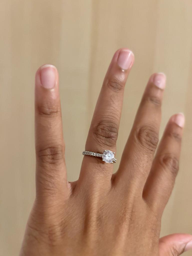 For Sale:  GIA Certified 1.0 Carat Round Brilliant Diamond Ring in Platinum 7