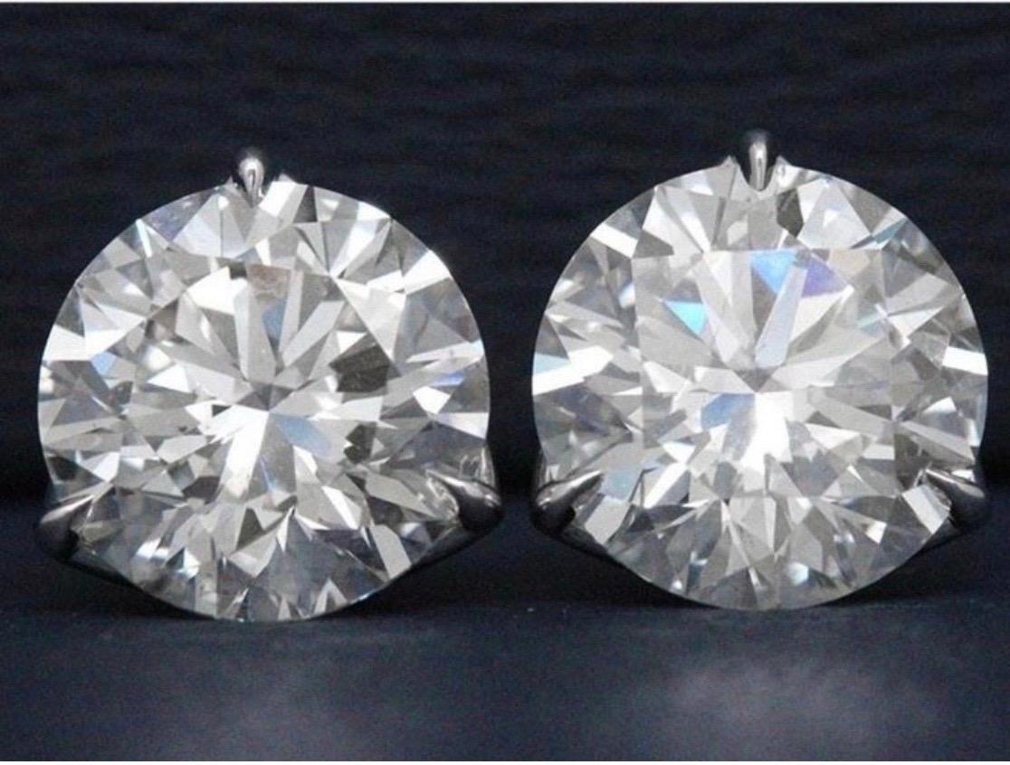 GIA-zertifizierte 10 Karat Rundschliff-Diamant-Platin-Ohrstecker im Zustand „Neu“ im Angebot in New York, NY