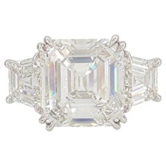 Anello a tre pietre con diamante quadrato taglio smeraldo certificato GIA da 10 carati
