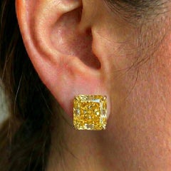 Boucles d'oreilles en diamant jaune certifié GIA de 10 carats au total
