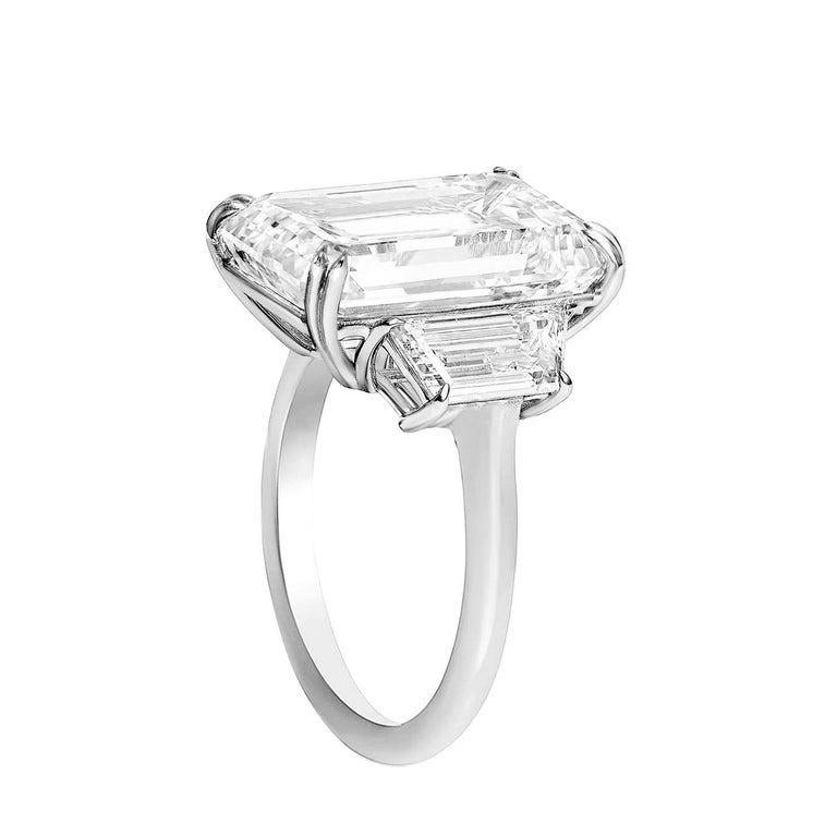 GIA Certified 10 Emerald Cut Diamond Platinum Ring In New Condition For Sale In Chicago, IL