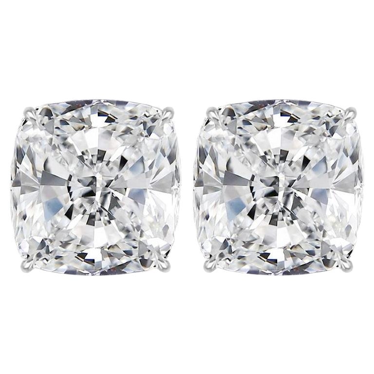 Paire de diamants certifiés GIA 10 exquis en platine