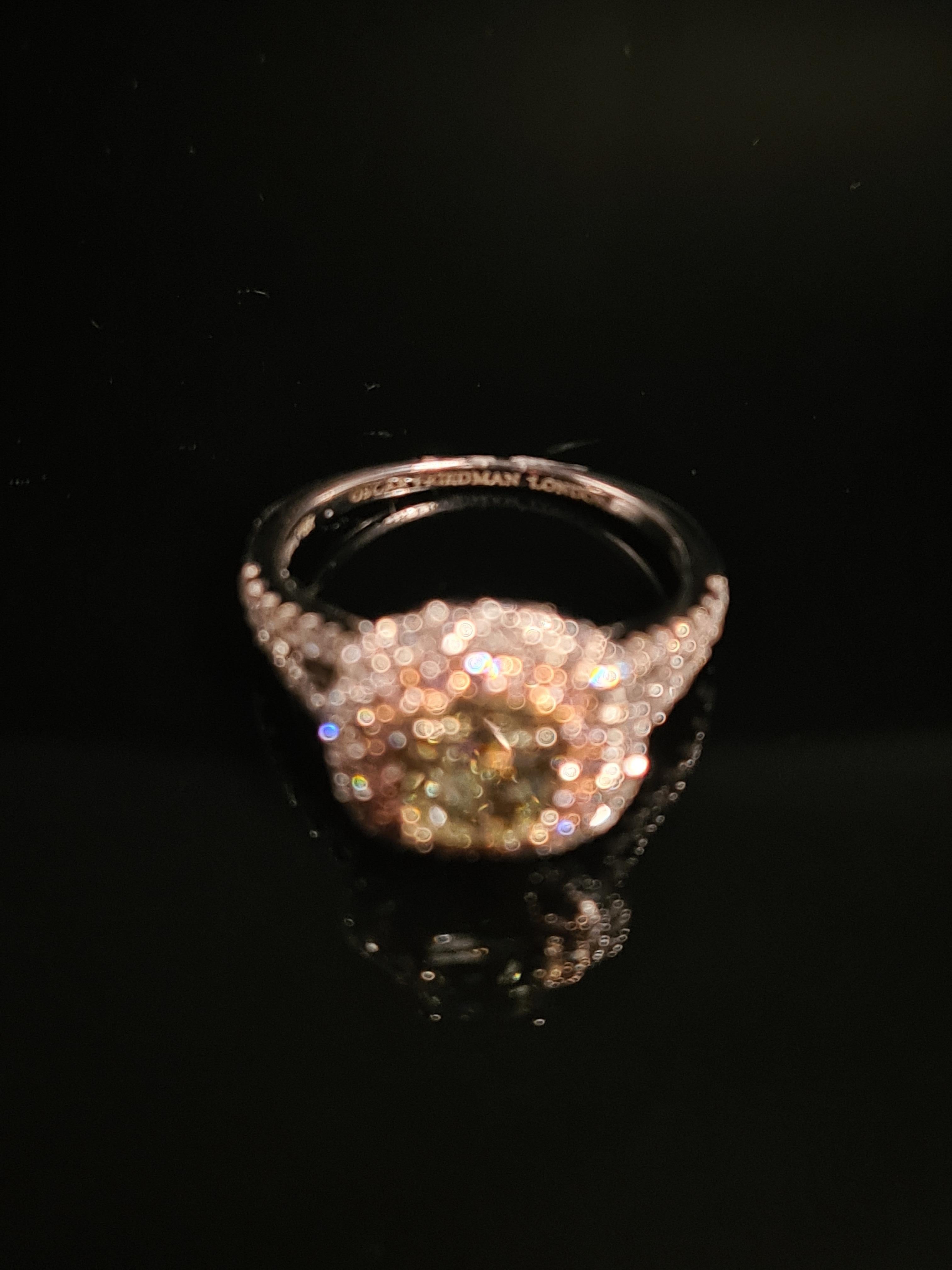 Verlobungsring mit GIA-zertifiziertem 1,0 natürlichem gelbem Fancy-Green-Diamant im Kissenschliff im Angebot 5