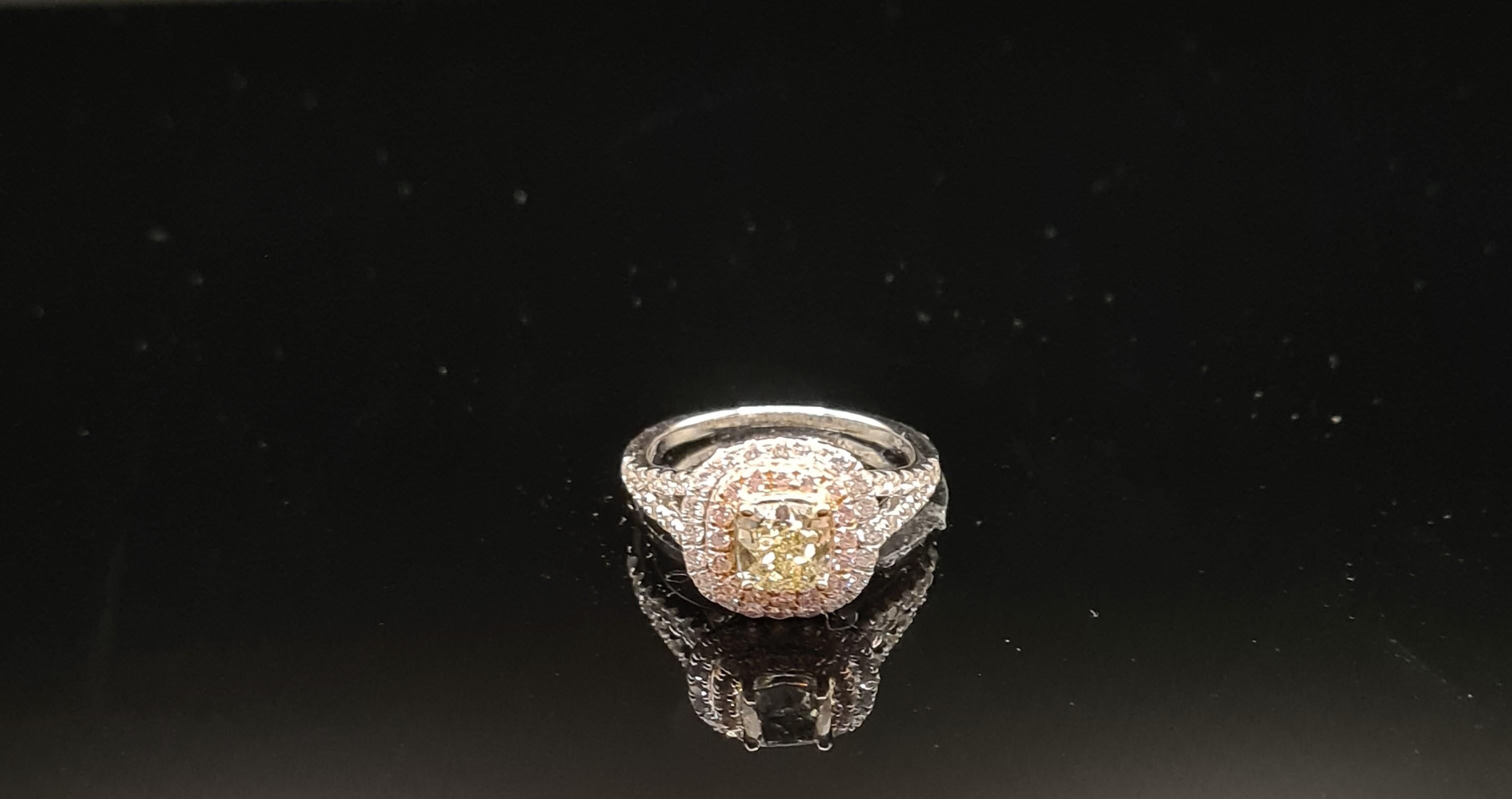 Verlobungsring mit GIA-zertifiziertem 1,0 natürlichem gelbem Fancy-Green-Diamant im Kissenschliff im Zustand „Hervorragend“ im Angebot in Lewes, DE