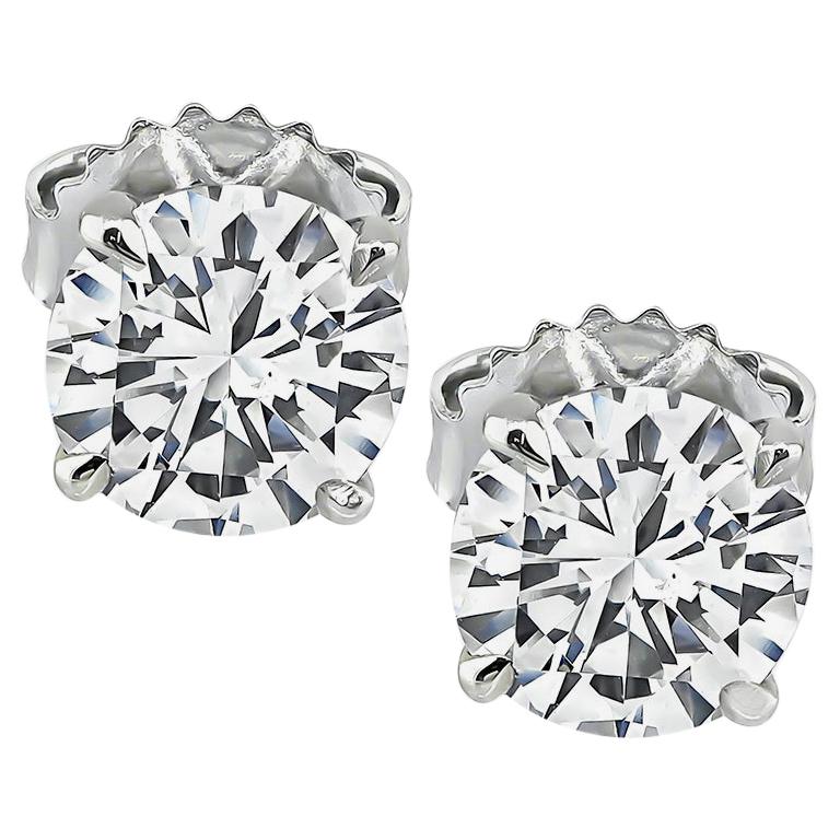 GIA Certified 1.00 Carat and 1.01 Carat Diamond Stud Earrings For Sale