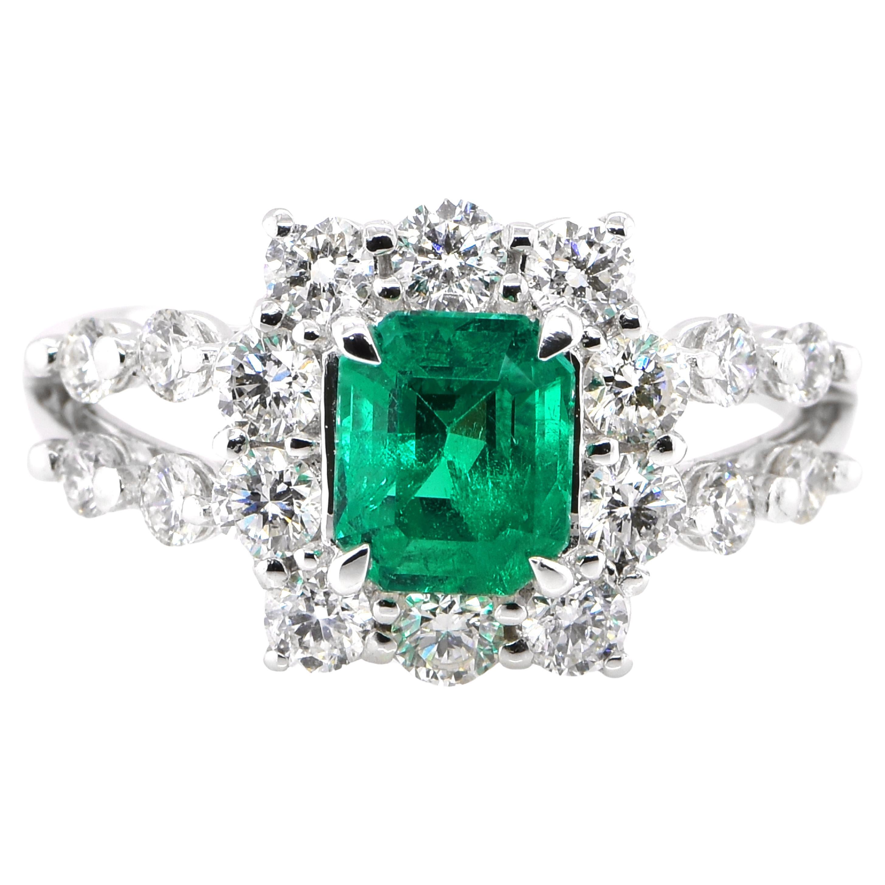 GIA Certificado 1,00 Quilate, Esmeralda Colombiana y Anillo de Diamantes engastados en Platino