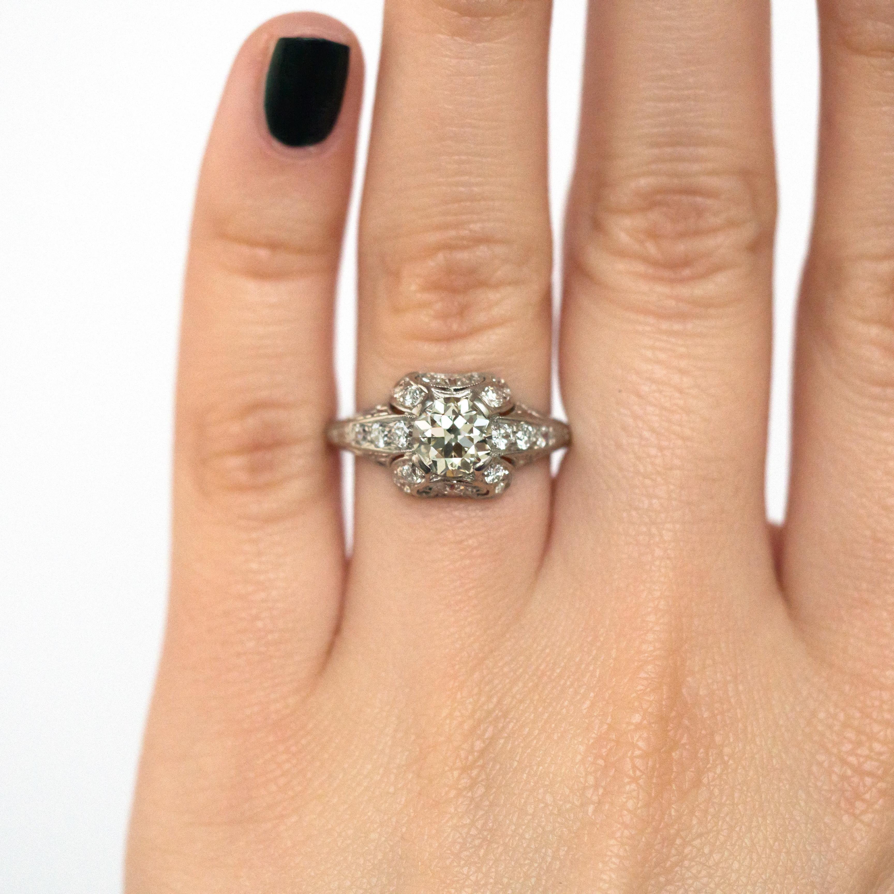 GIA Certified 1.00 Carat Diamond Platinum Engagement Ring For Sale 1