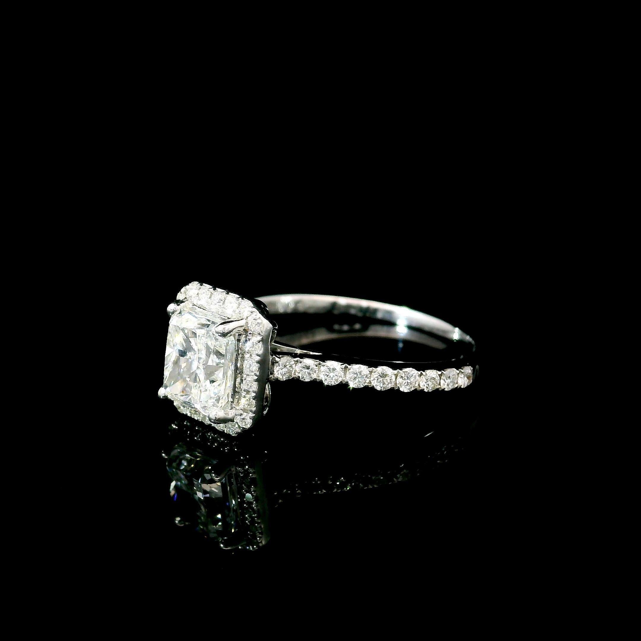 GIA Certified 1.00 Carat E Colour VVS1 Clarity Diamond Ring In New Condition For Sale In บางรัก, TH