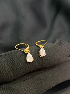 GIA Certified 1.00 Carat F/VS1 Pear Diamond Dangle Earrings in 18K Yellow Gold