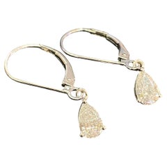 Boucles d'oreilles pendantes en or blanc 18 carats, ornées d'un diamant certifié GIA de 1,00 carat, de couleur F et de pureté VS1, taille poire