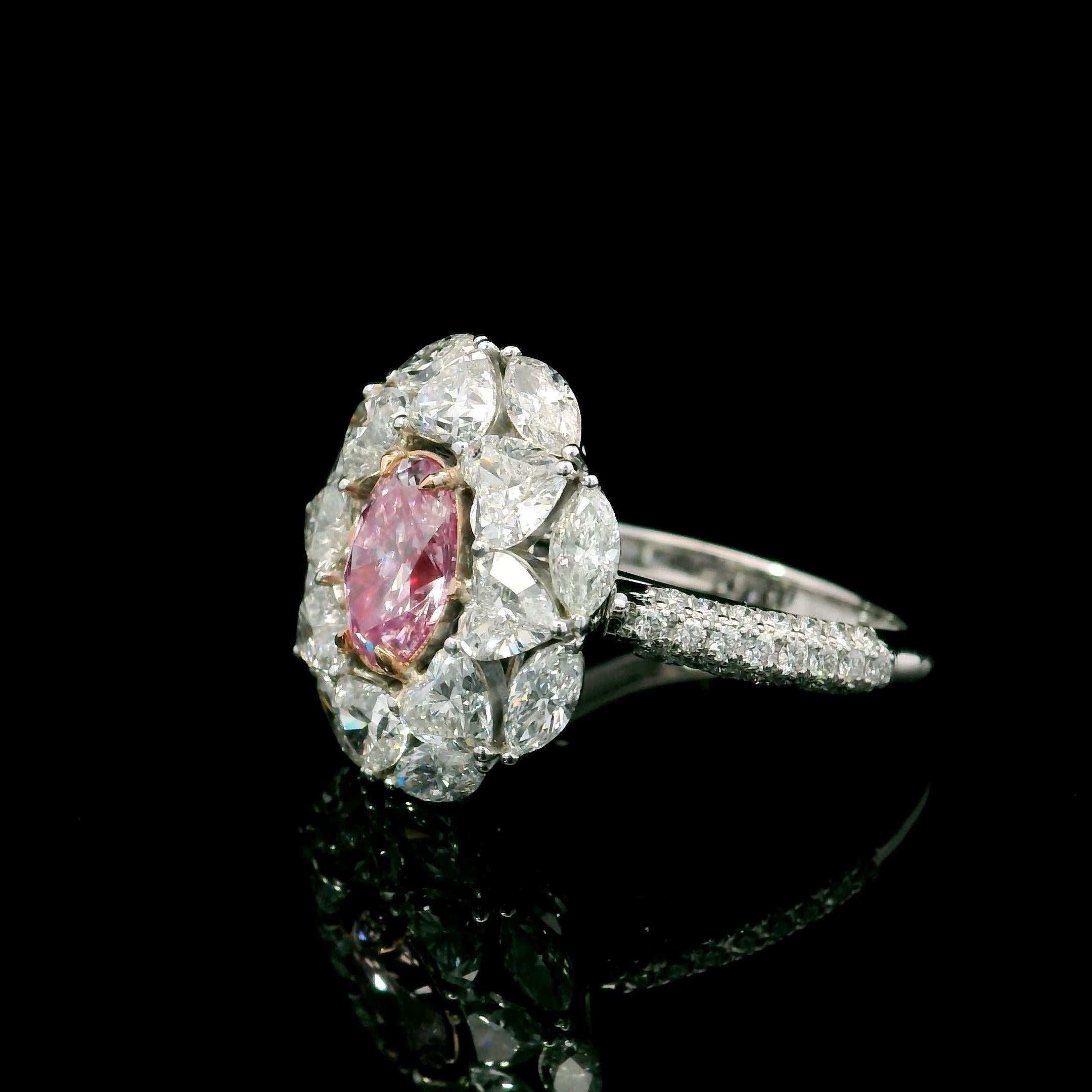 Anello con diamante certificato GIA da 1,00 carati di colore rosa chiaro VS2 In condizioni Nuovo in vendita a บางรัก, TH