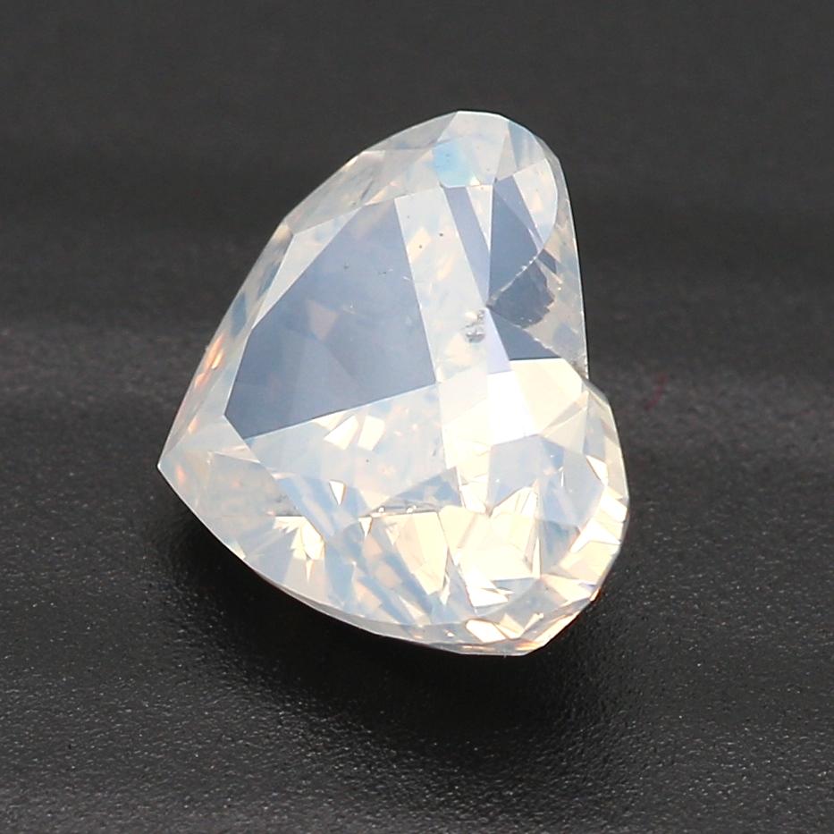 GIA Certified 1.00 Carat Fancy White Diamond In New Condition For Sale In บางรัก, TH