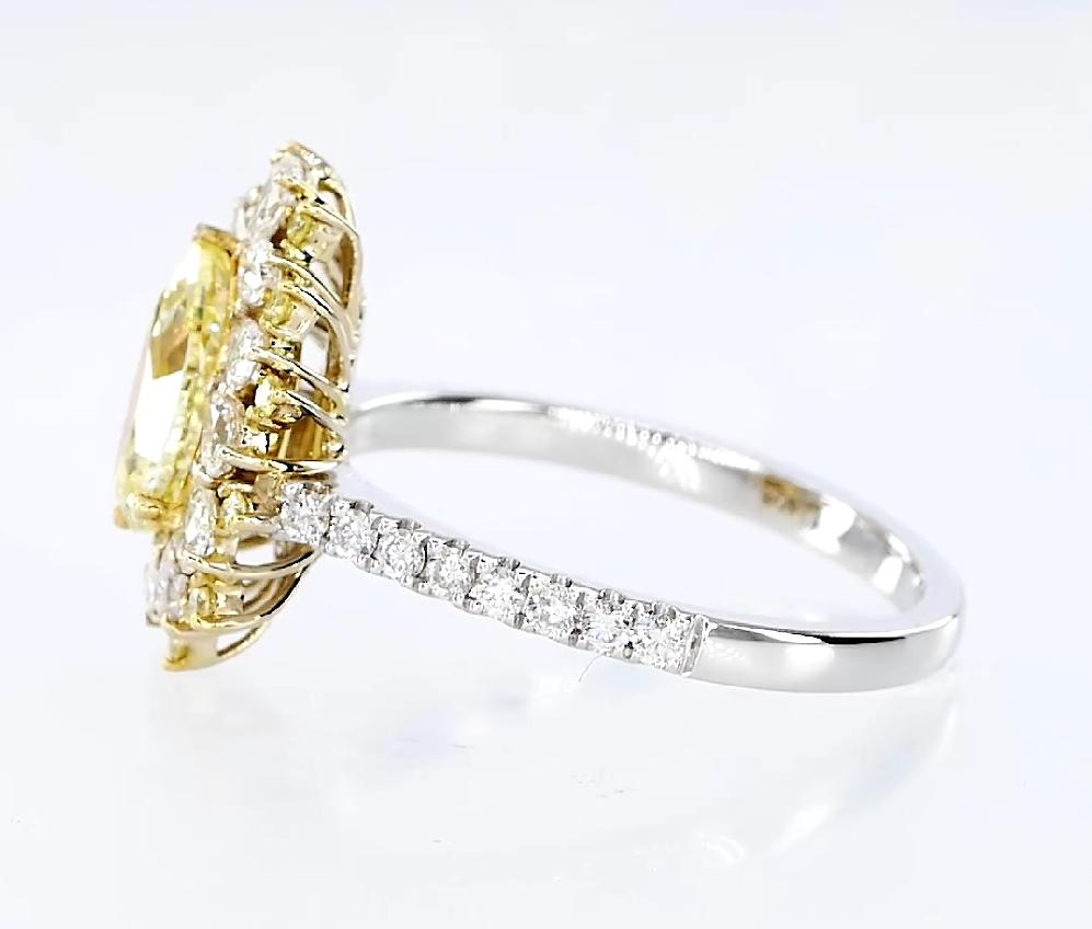 GIA Certified 1.00 Carat Fancy Yellow VVS2 Clarity Diamond Ring In New Condition For Sale In บางรัก, TH