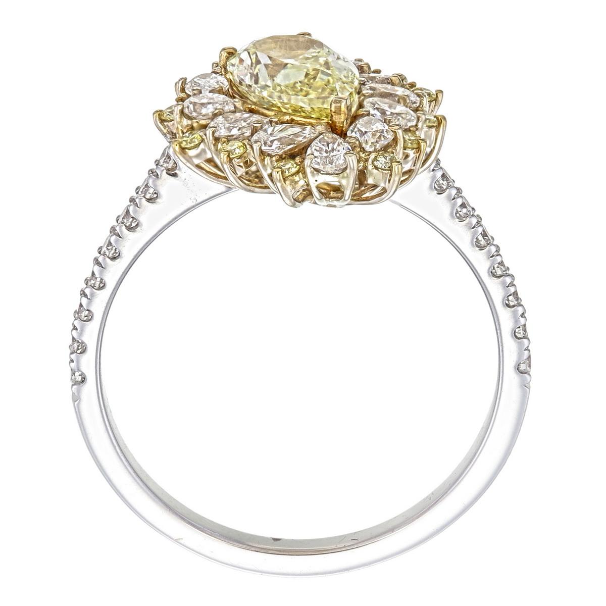 GIA Certified 1.00 Carat Fancy Yellow VVS2 Clarity Diamond Ring For Sale 2