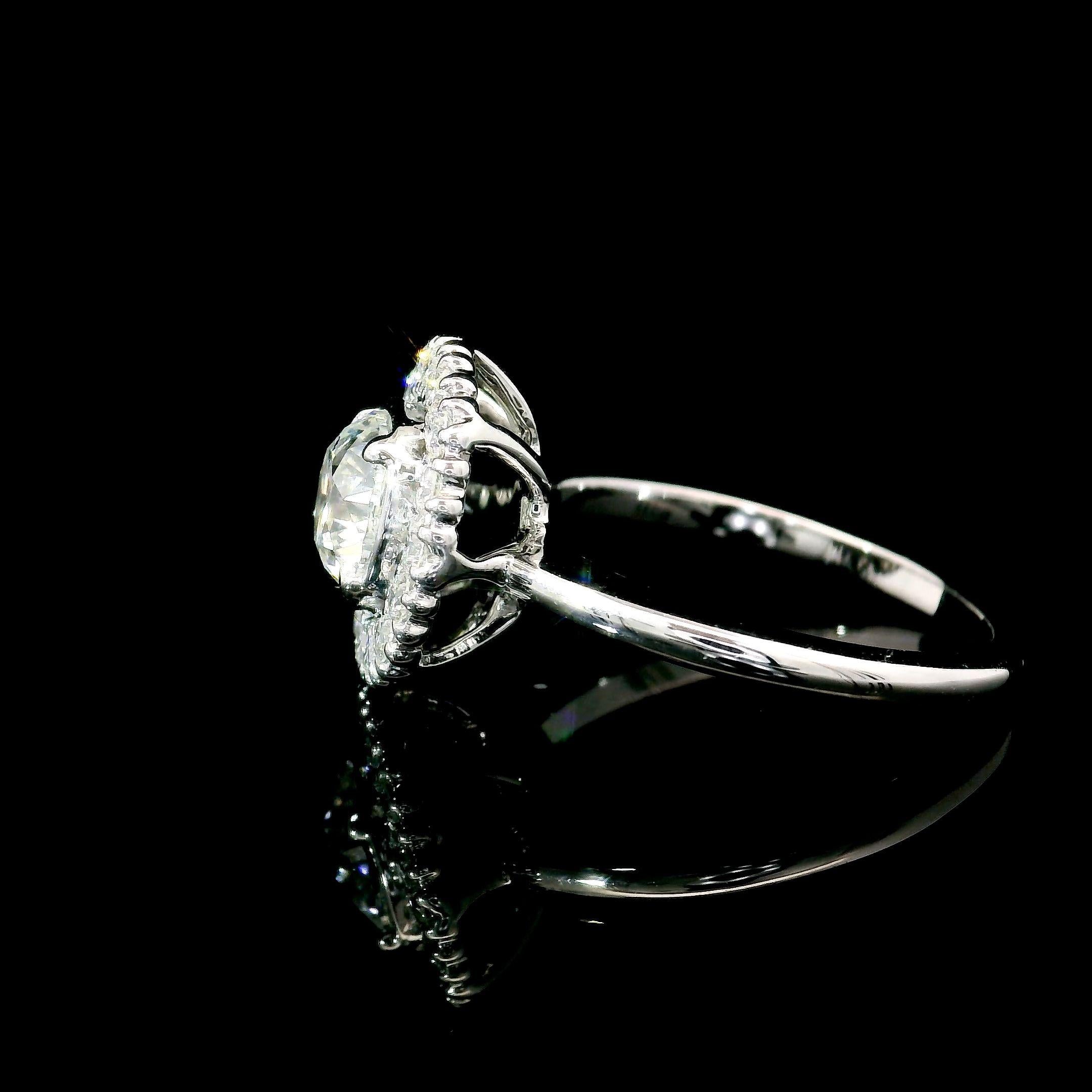 Women's or Men's GIA Certified 1.00 Carat H Colour VS2 Clarity Diamond For Sale
