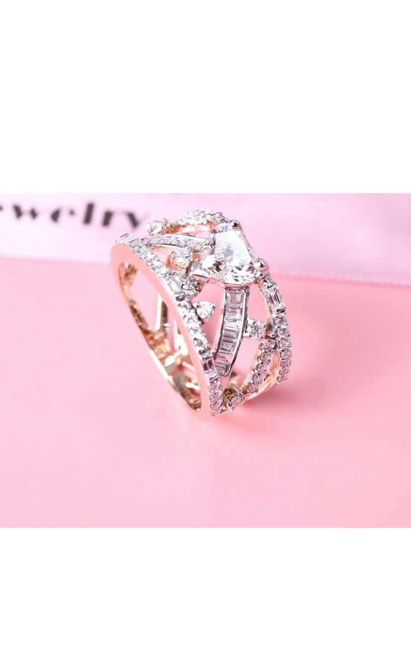 GIA Certified 1.00 Carat Heart Shape Diamond 18K Gold Cocktail Ring Corte de corazón en venta