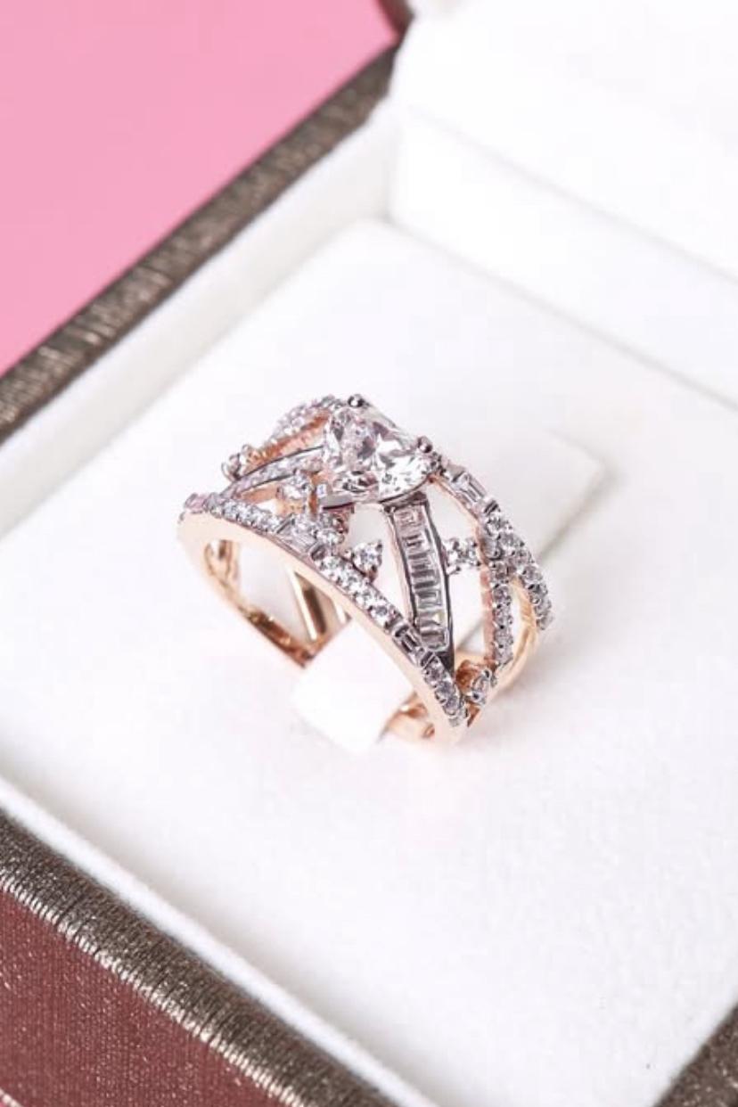 GIA Certified 1.00 Carat Heart Shape Diamond 18K Gold Cocktail Ring en venta 1