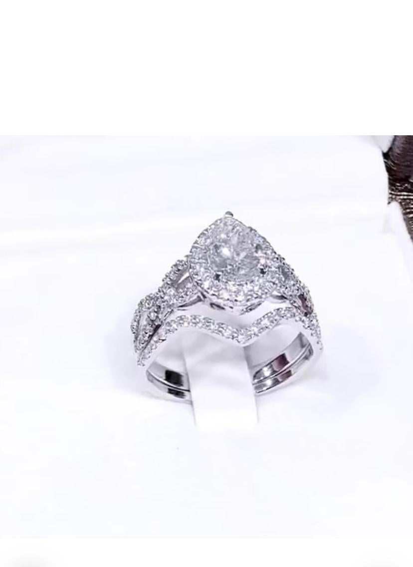 Bague solitaire en or 18 carats avec diamant en forme de poire de 1,00 carat certifié GIA Neuf - En vente à Massafra, IT