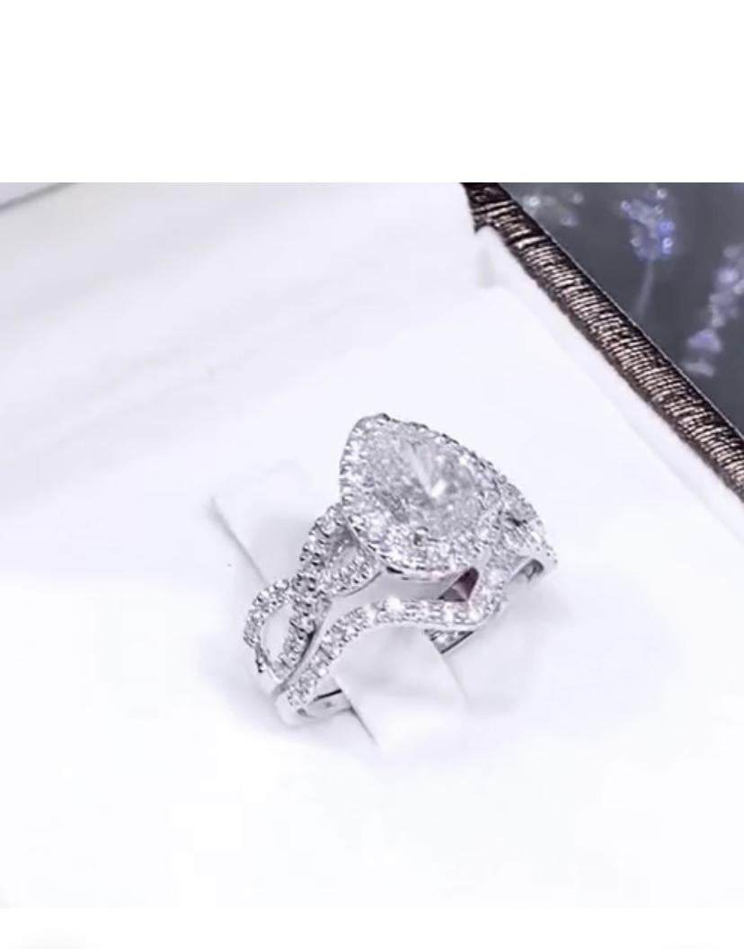 Bague solitaire en or 18 carats avec diamant en forme de poire de 1,00 carat certifié GIA Unisexe en vente