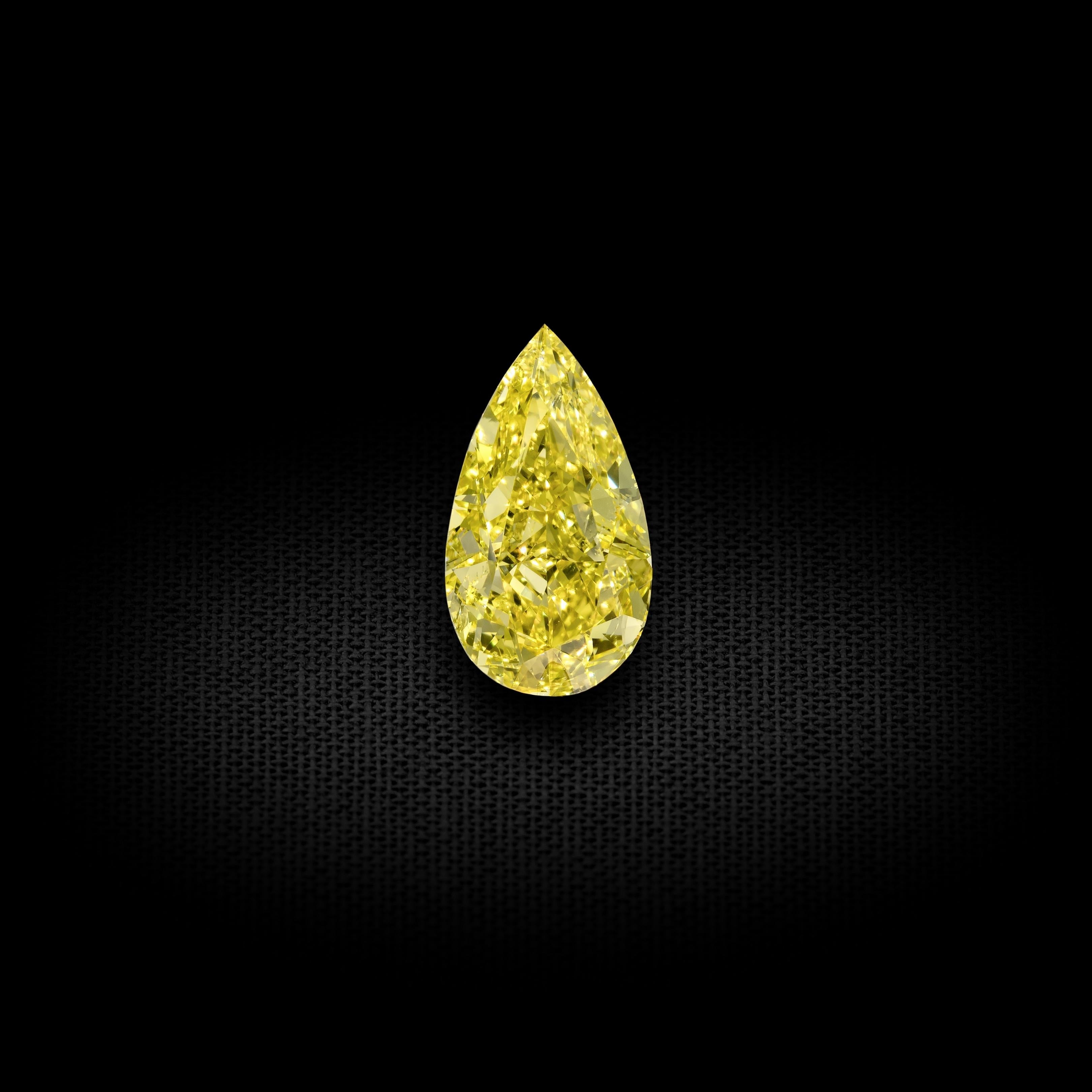 Contemporary GIA Certified 1.00 Carat Pear Shape Fancy Vivid Yellow Diamond Ring For Sale