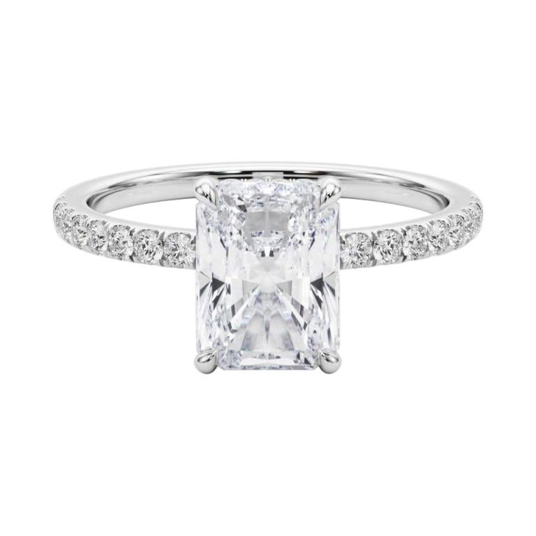 GIA Certified 1.00 Carat Radiant Hidden Halo Pave  Bague en diamant en vente