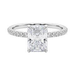 GIA Certified 1.00 Carat Radiant Hidden Halo Pave  Bague en diamant