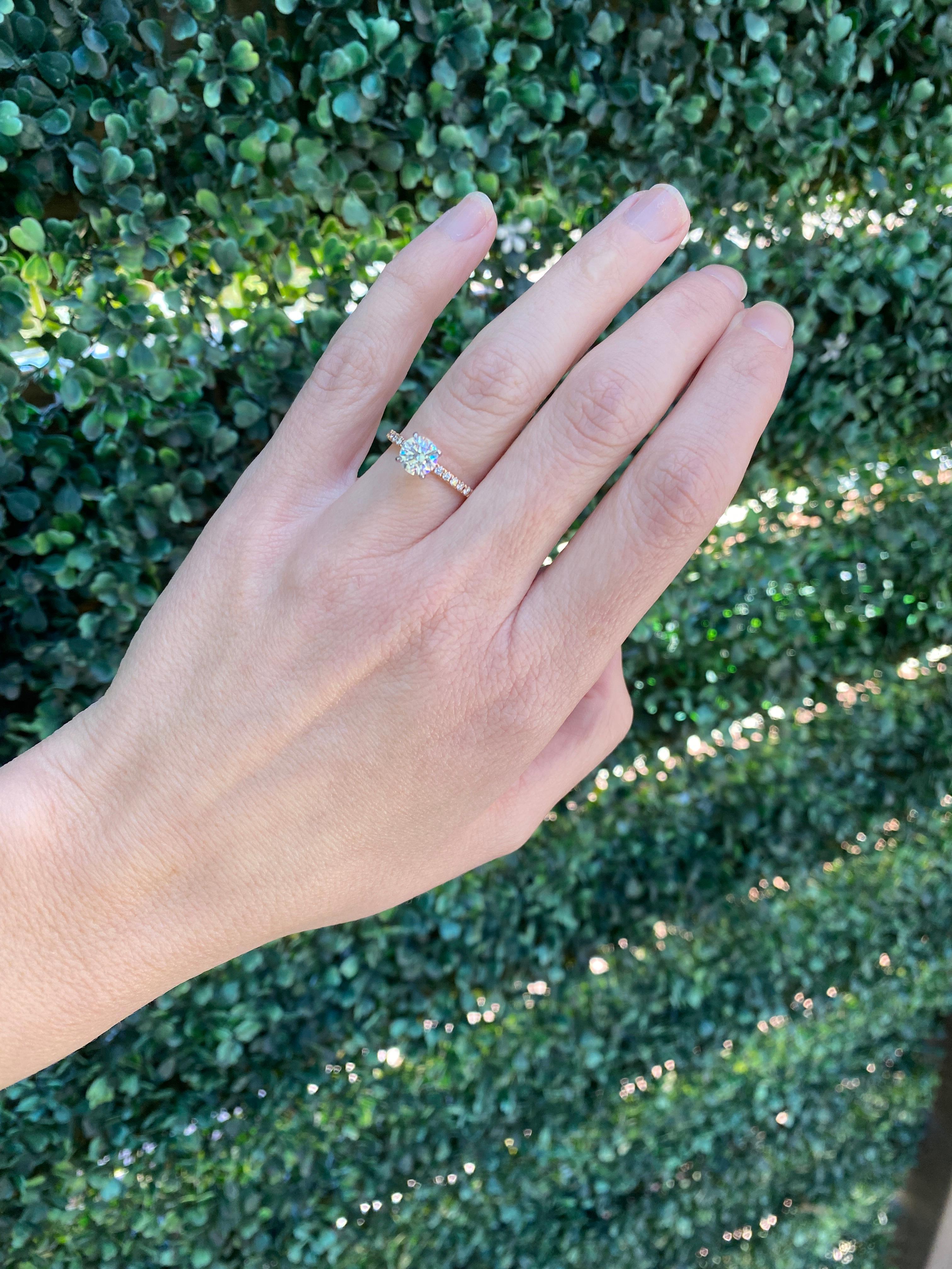 Bague de fiançailles en or rose 14 carats avec diamant rond de 1,00 carat certifié par le GIA en vente 5