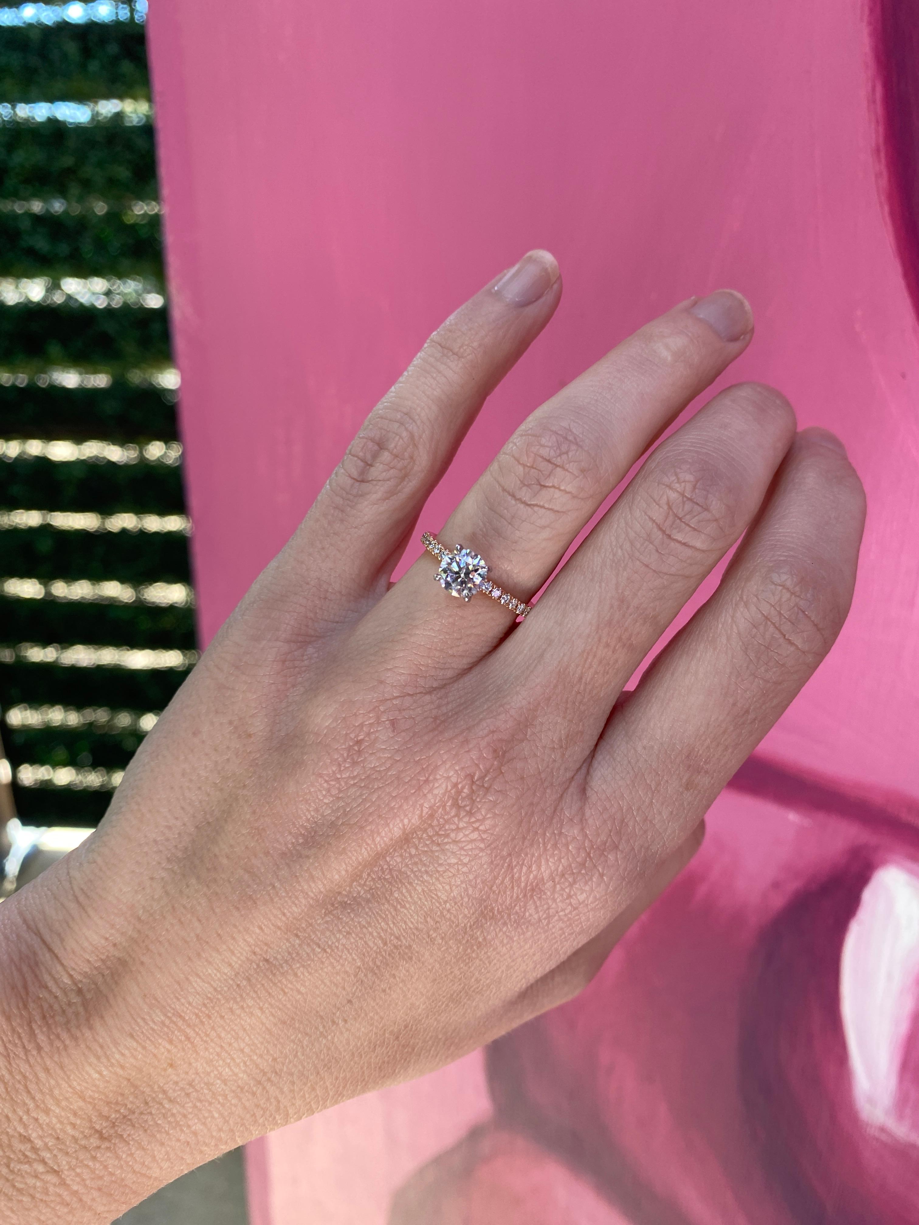 Bague de fiançailles en or rose 14 carats avec diamant rond de 1,00 carat certifié par le GIA en vente 6