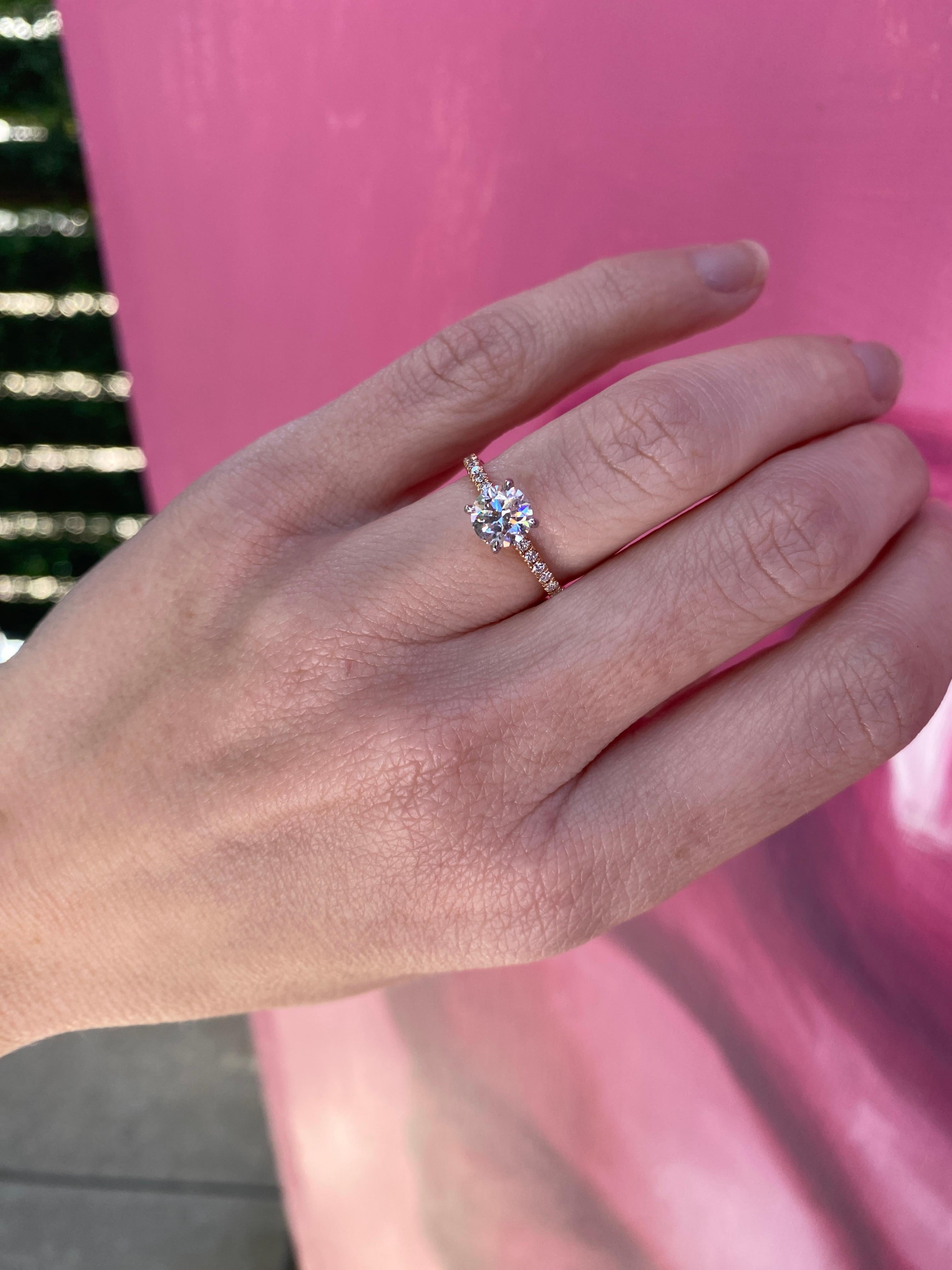 Bague de fiançailles en or rose 14 carats avec diamant rond de 1,00 carat certifié par le GIA en vente 7