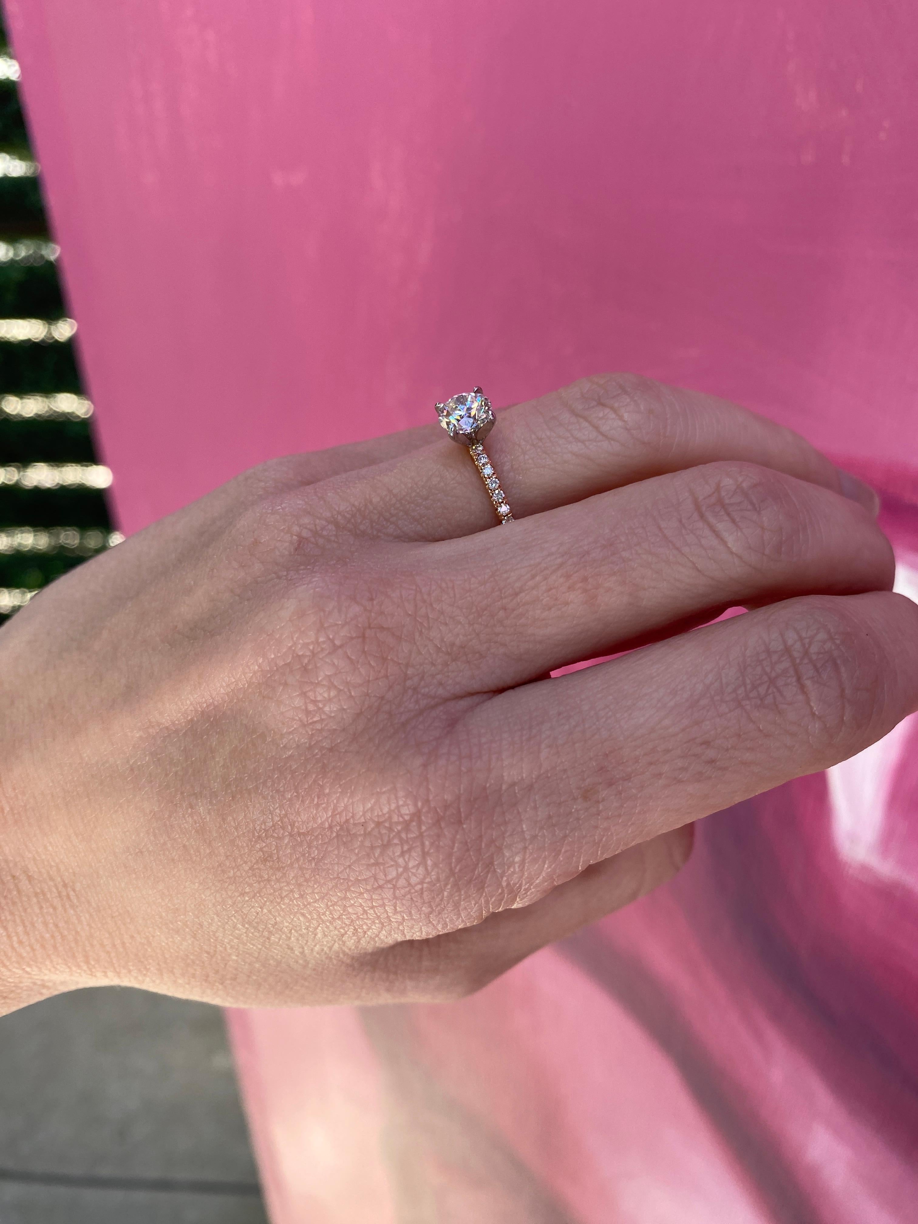 Bague de fiançailles en or rose 14 carats avec diamant rond de 1,00 carat certifié par le GIA en vente 10
