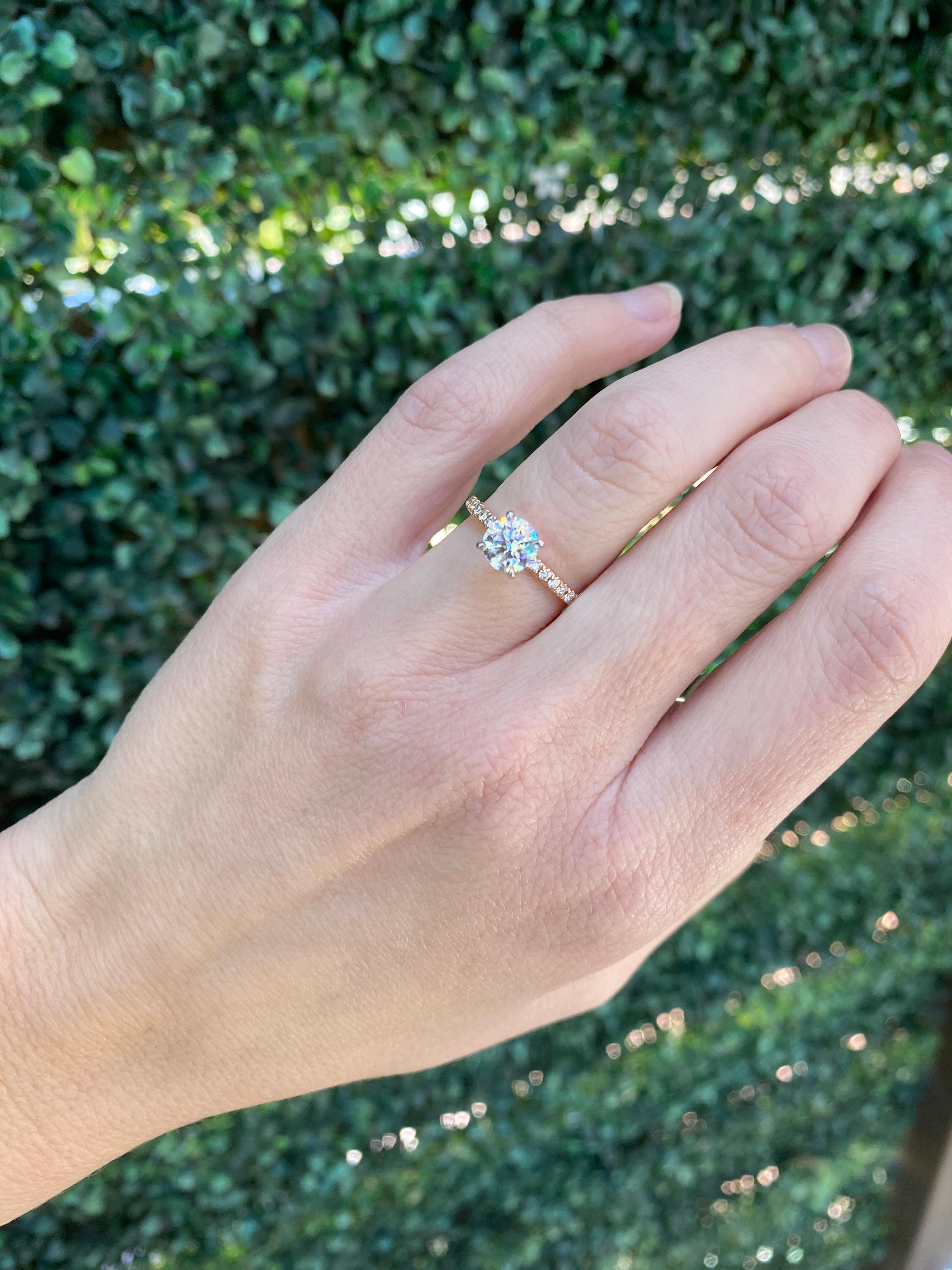 Bague de fiançailles en or rose 14 carats avec diamant rond de 1,00 carat certifié par le GIA en vente 3