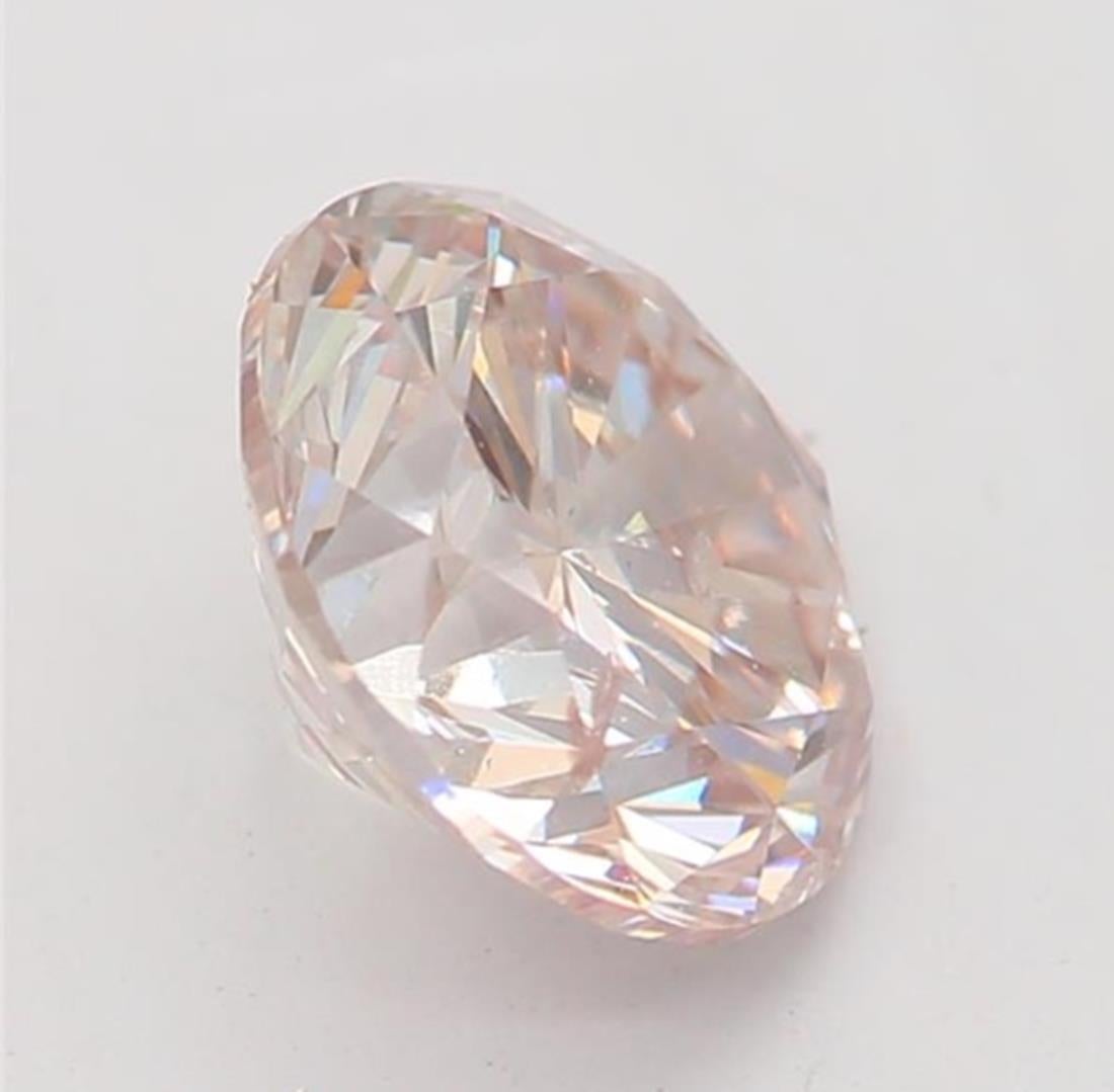 GIA Certified 1.00 Carat Very Light Pink SI2 Clarity Diamond In New Condition For Sale In บางรัก, TH