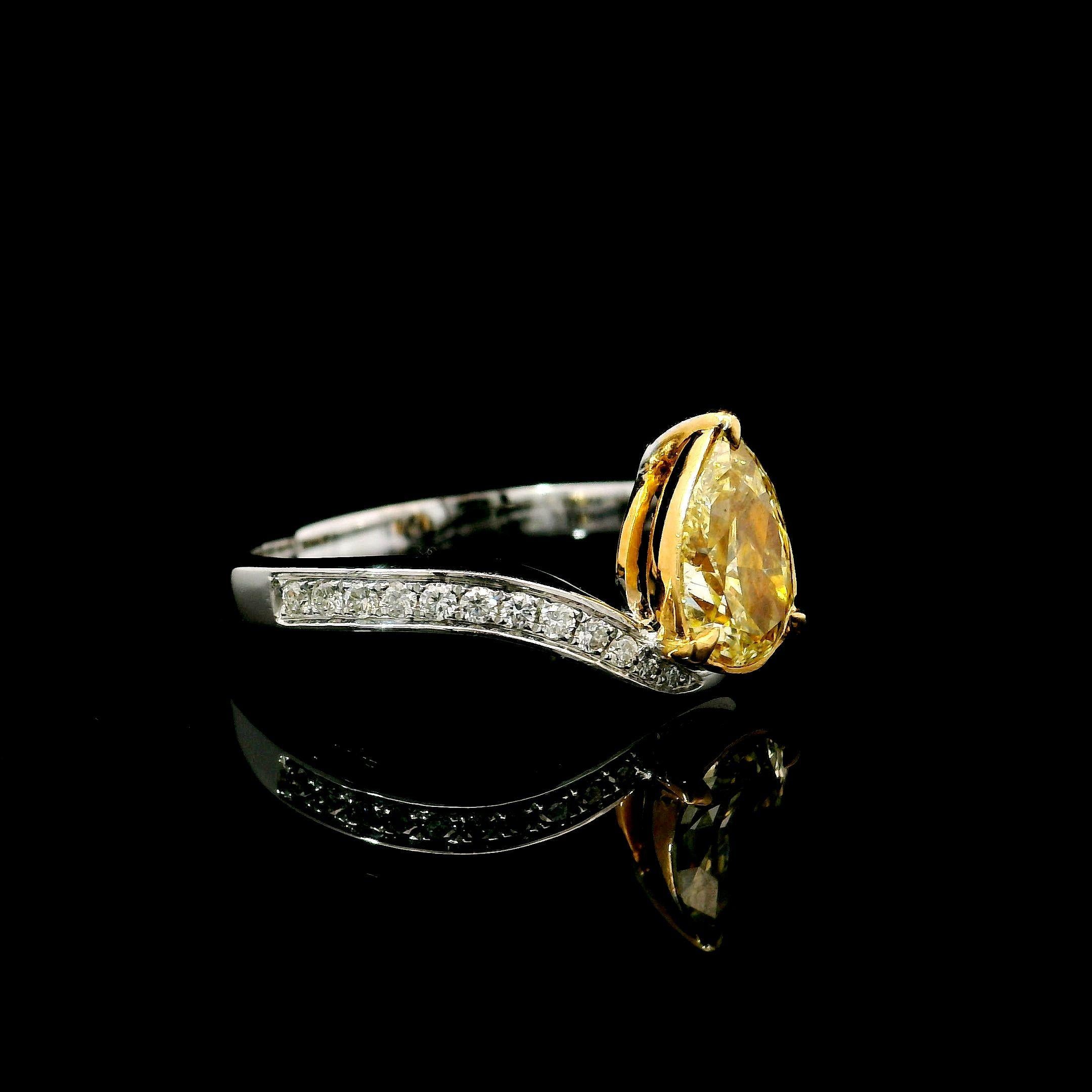 Pear Cut GIA Certified 1.00 Carat W - X Colour VS2 Clarity Diamond Ring For Sale