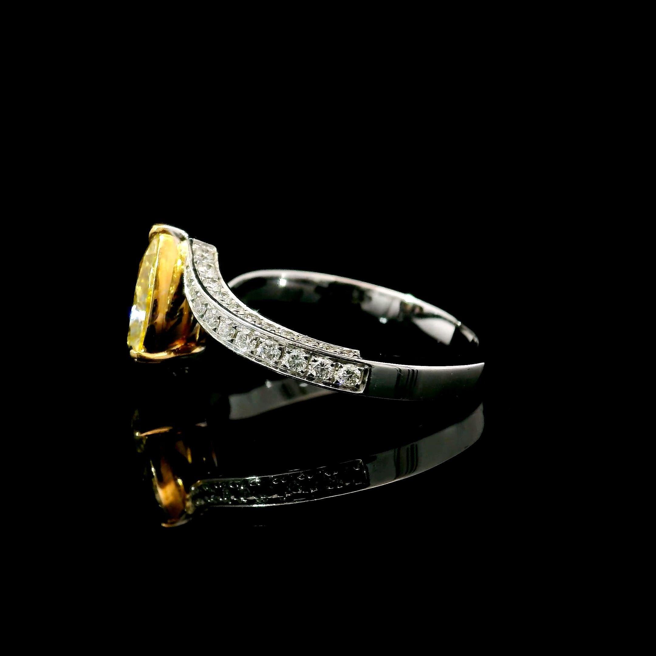GIA Certified 1.00 Carat W - X Colour VS2 Clarity Diamond Ring For Sale 1