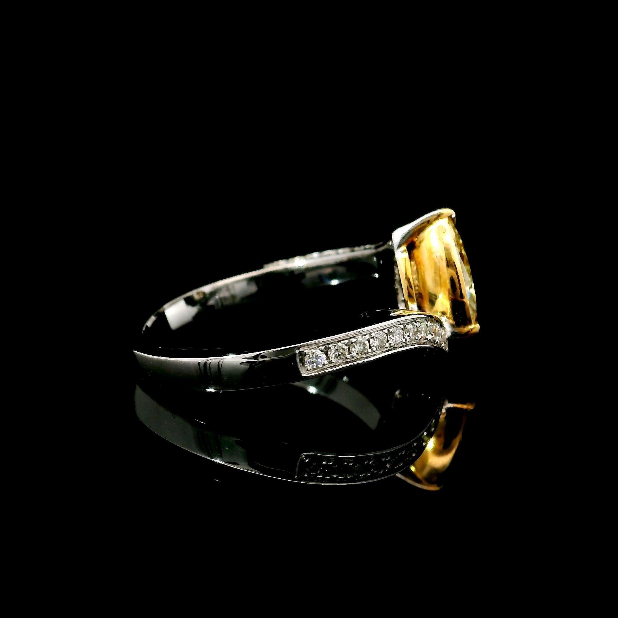 GIA Certified 1.00 Carat W - X Colour VS2 Clarity Diamond Ring For Sale 2