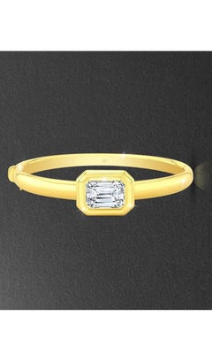 GIA Certified 1.00 Ct F/VS1 Emerald Shape Diamond 18k Gold Modern Bracelet