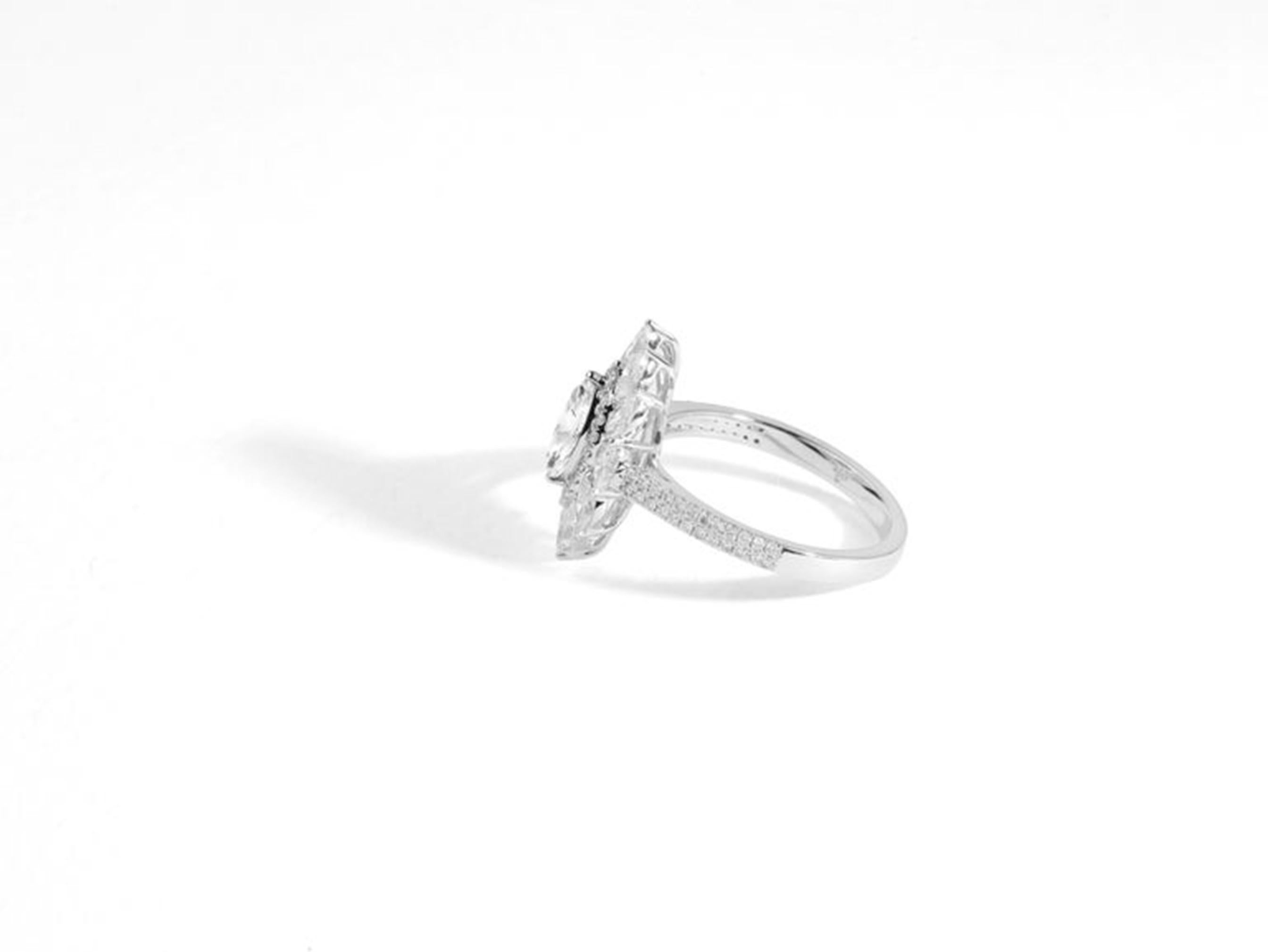 GIA-zertifizierter 1,00 ct Marquise-Cut-Diamant-Doppel-Halo-Ring in 18K Weißgold im Angebot 1