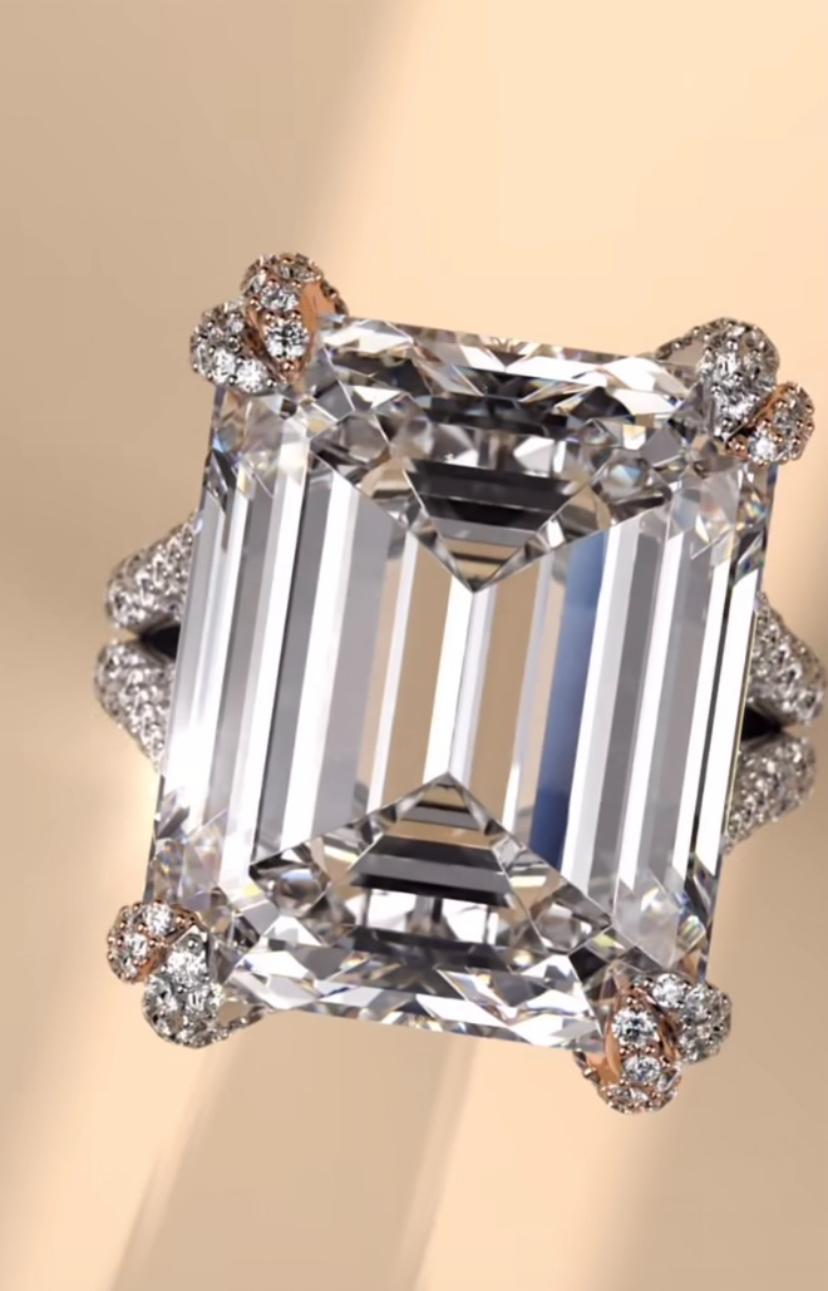 GIA Certified 10.00 Carat FLAWLESS Clarity D Color Platinum Ring In New Condition For Sale In Massafra, IT