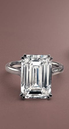 GIA Certified 10.00 Ct J/VVS Emerald Shape Diamond 18K Gold Solitarie Ring