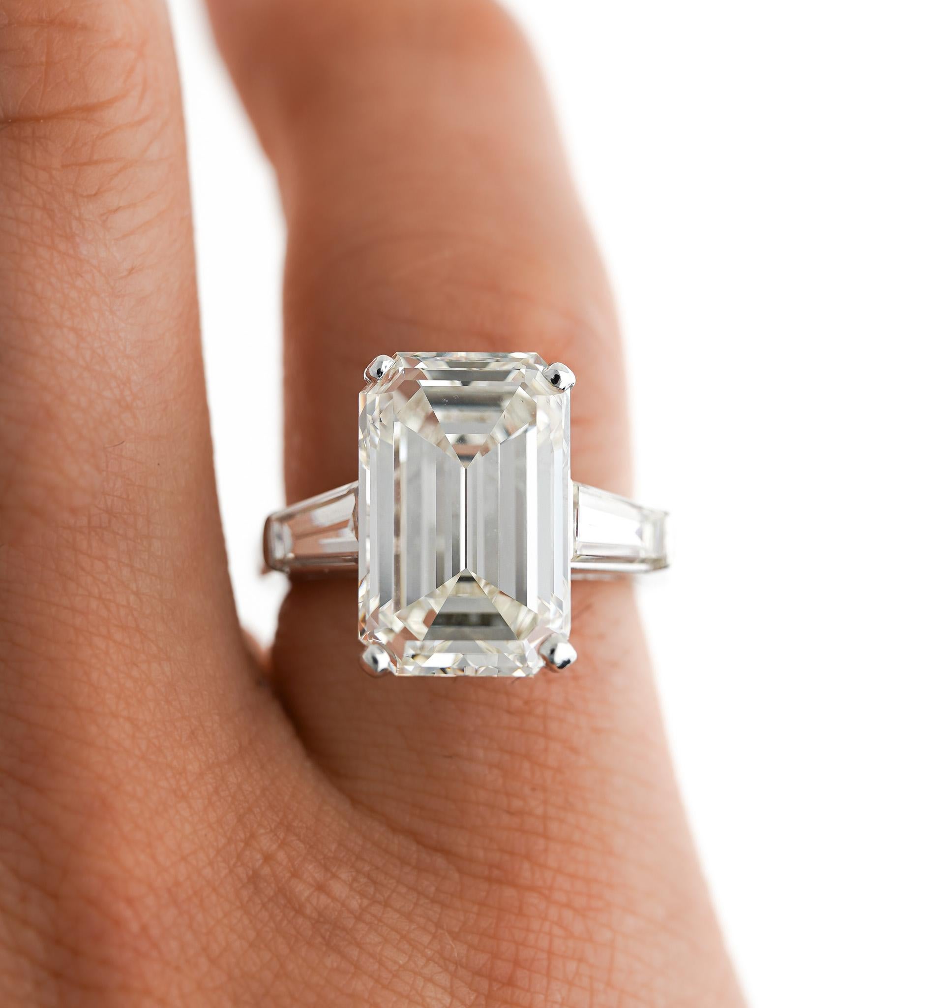 GIA Certified 10.03 Carat Emerald Cut Diamond Platinum Ring In New Condition For Sale In Miami, FL