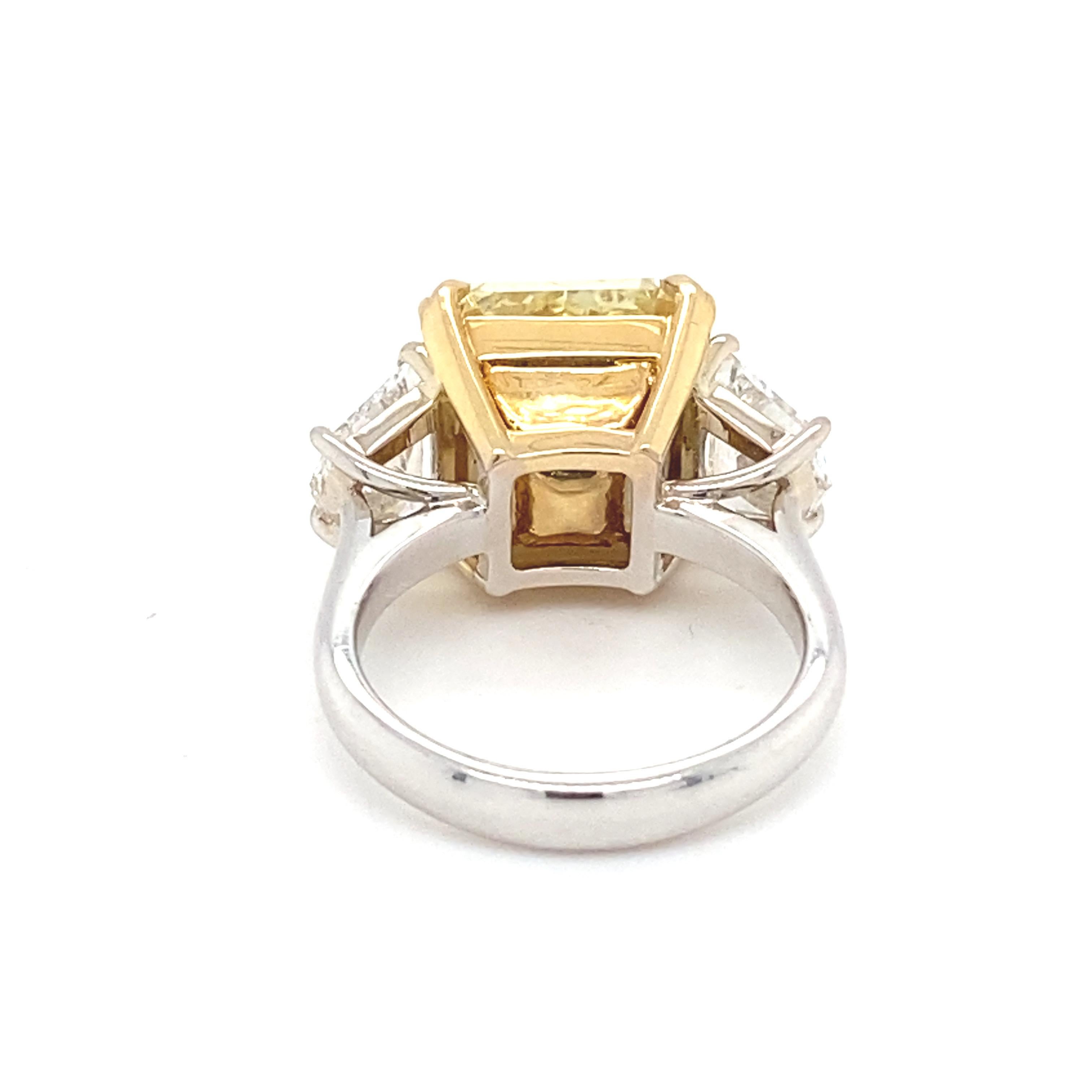 Bague de fiançailles avec diamant coussin jaune intense de 10,03 carats certifié GIA en vente 6