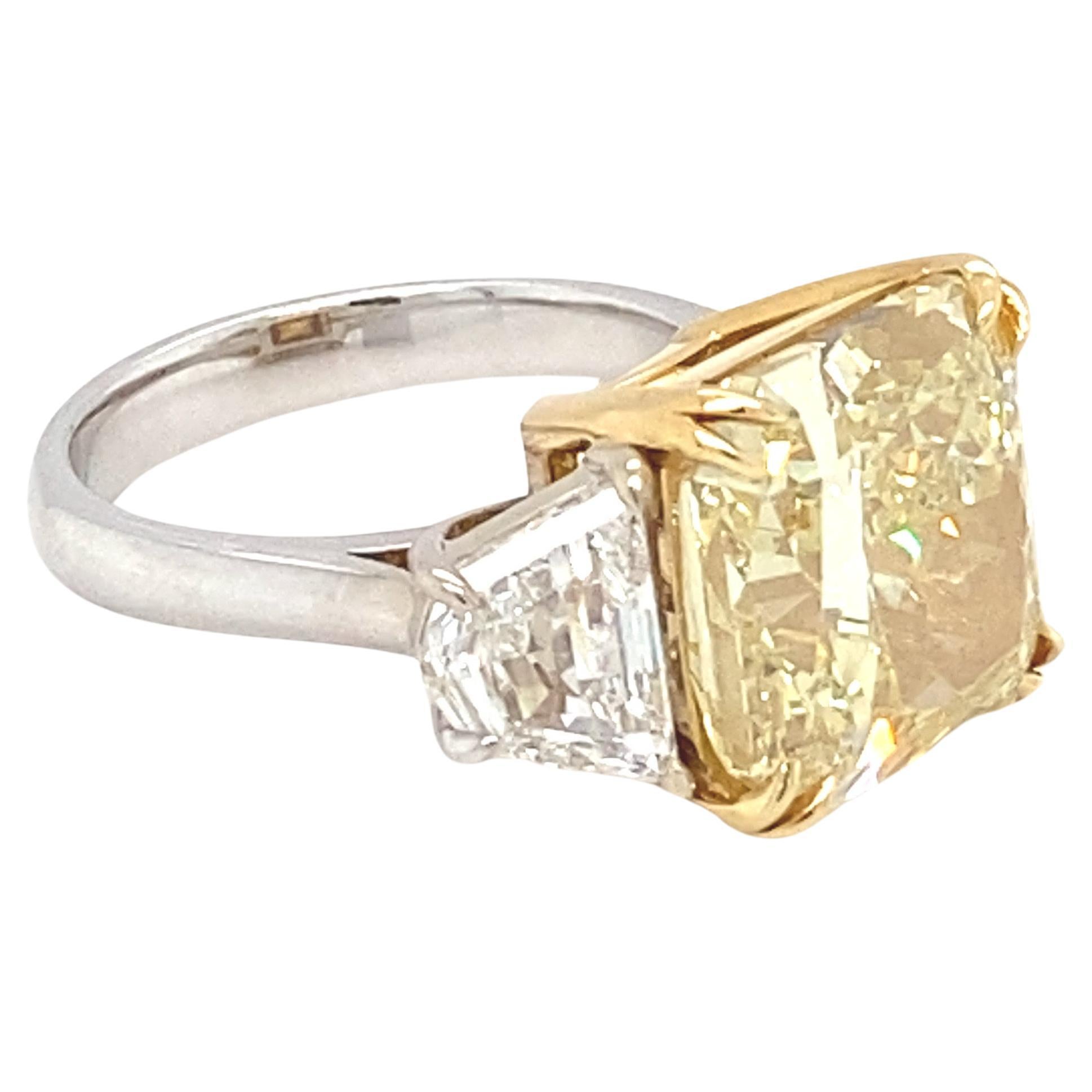 GIA-zertifizierter Verlobungsring mit 10,03 Karat intensiv gelbem Fancy-Diamant im Kissenschliff im Angebot