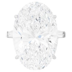 Anello con diamante ovale brillante certificato GIA da 10,04 carati D-VS1 in platino