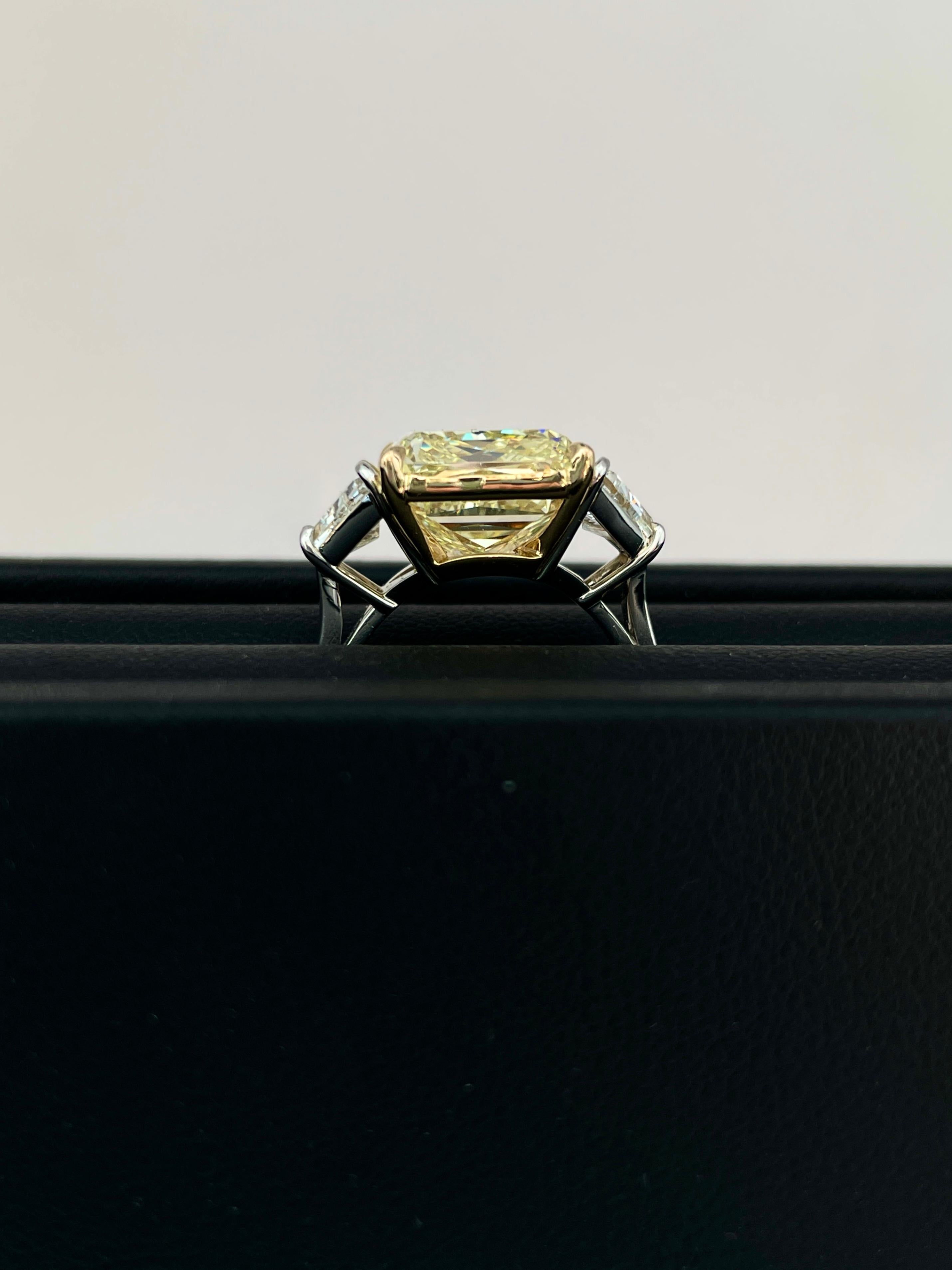 Women's GIA Certified 10.05 Carat Fancy Yellow Diamond Three Stone Ring For Sale