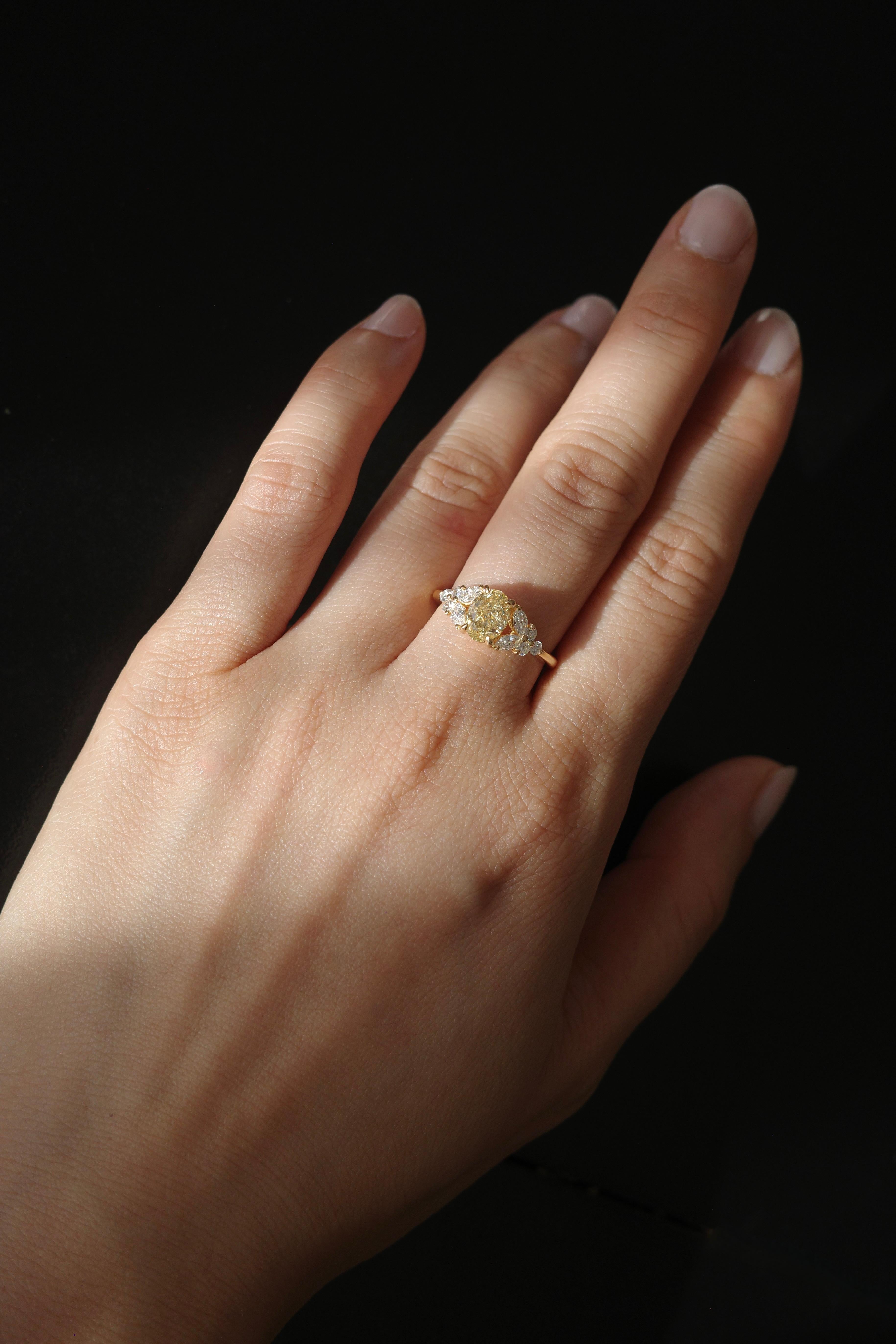 For Sale:  GIA Certified 1.00ct Fancy Yellow Diamond Engagement Ring in 18K Yellow Gold 2
